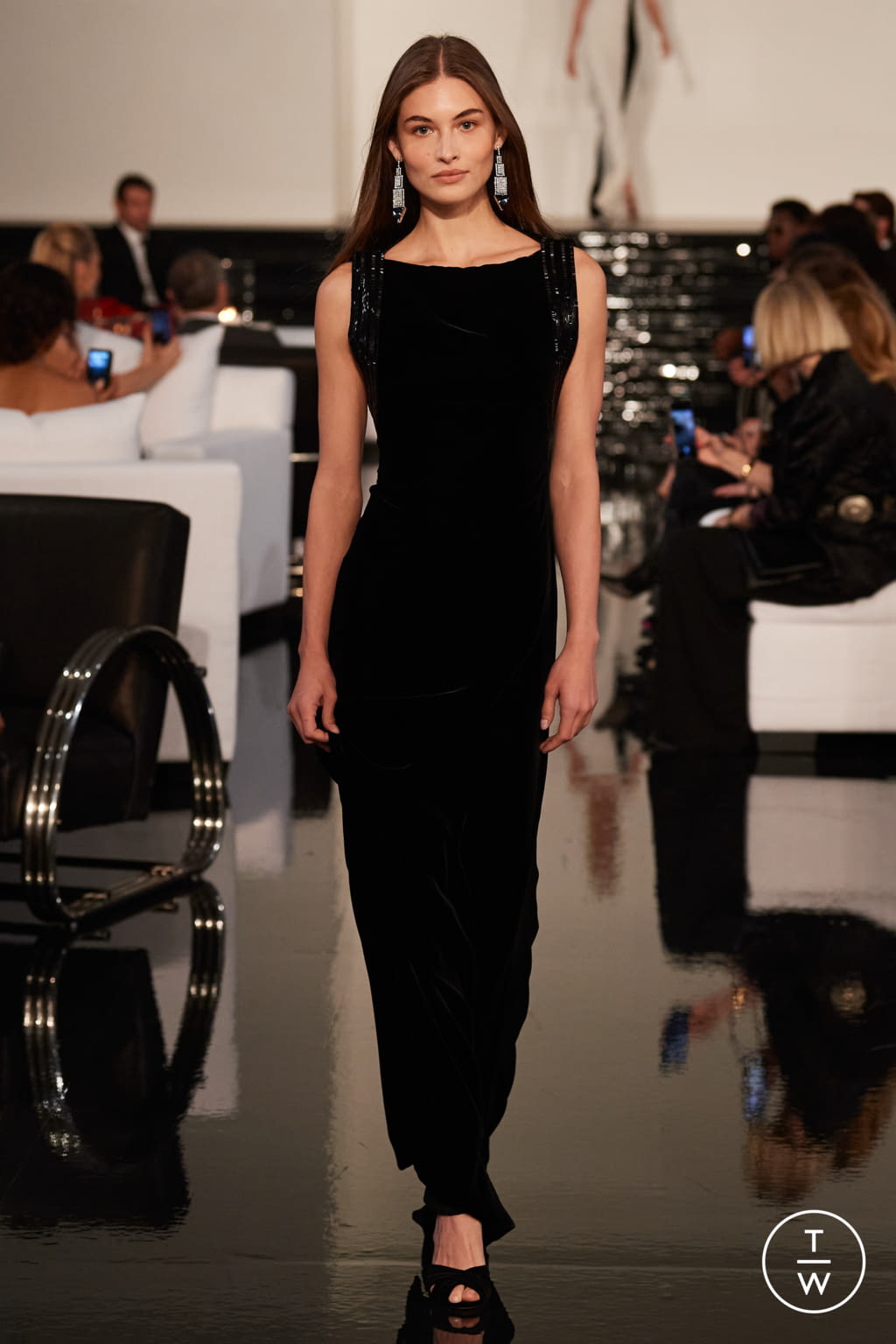 Fashion Week New York Fall/Winter 2022 look 43 de la collection Ralph Lauren womenswear