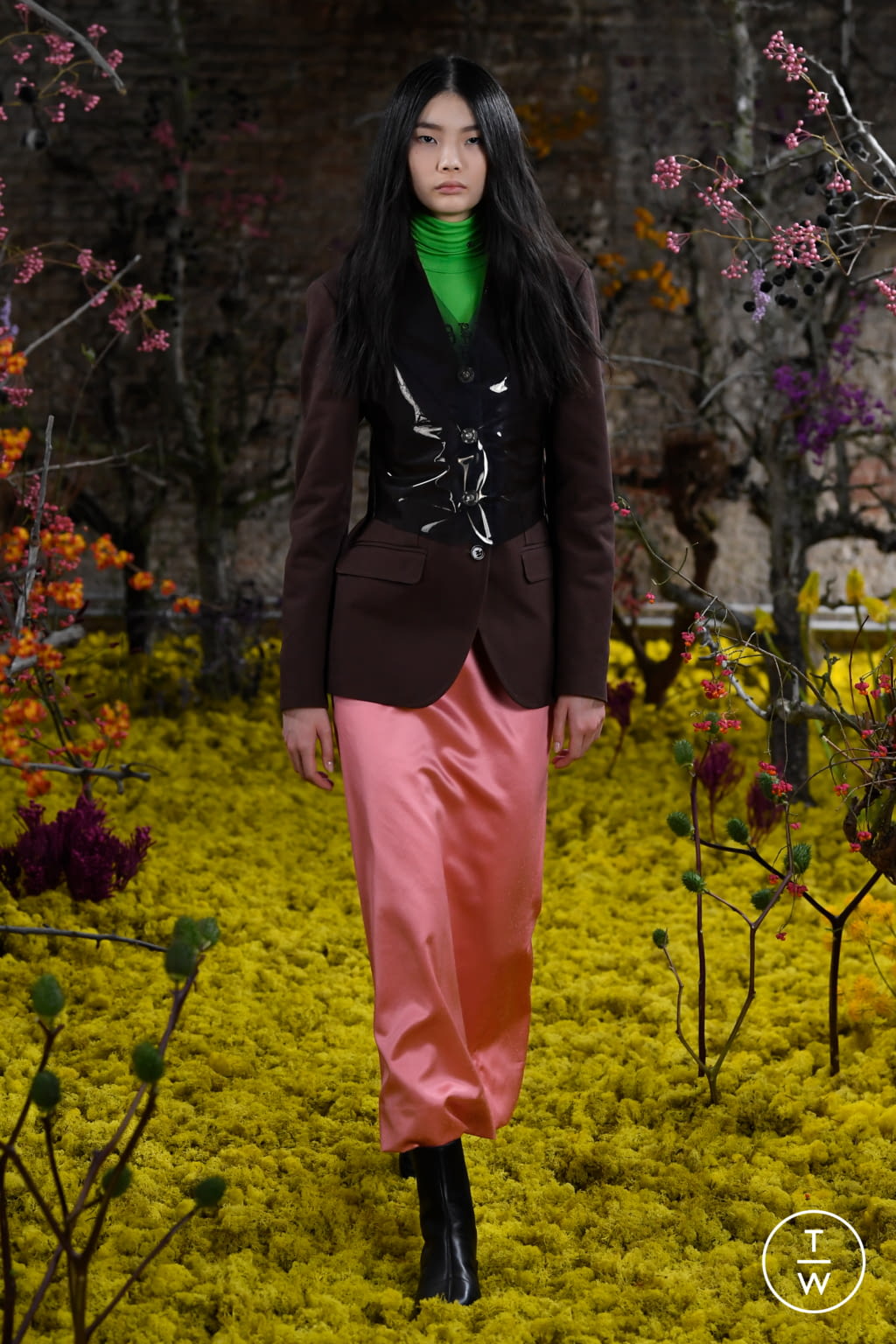 Fashion Week Paris Spring/Summer 2021 look 44 from the Raf Simons collection womenswear