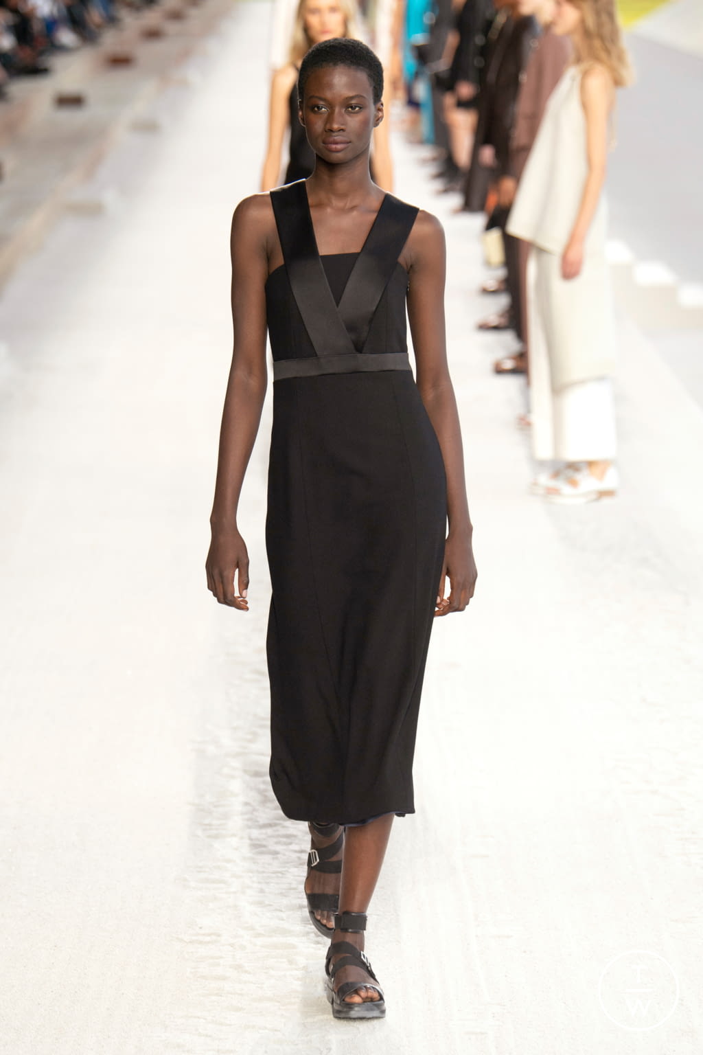 Fashion Week Paris Spring/Summer 2019 look 44 from the Hermès collection womenswear