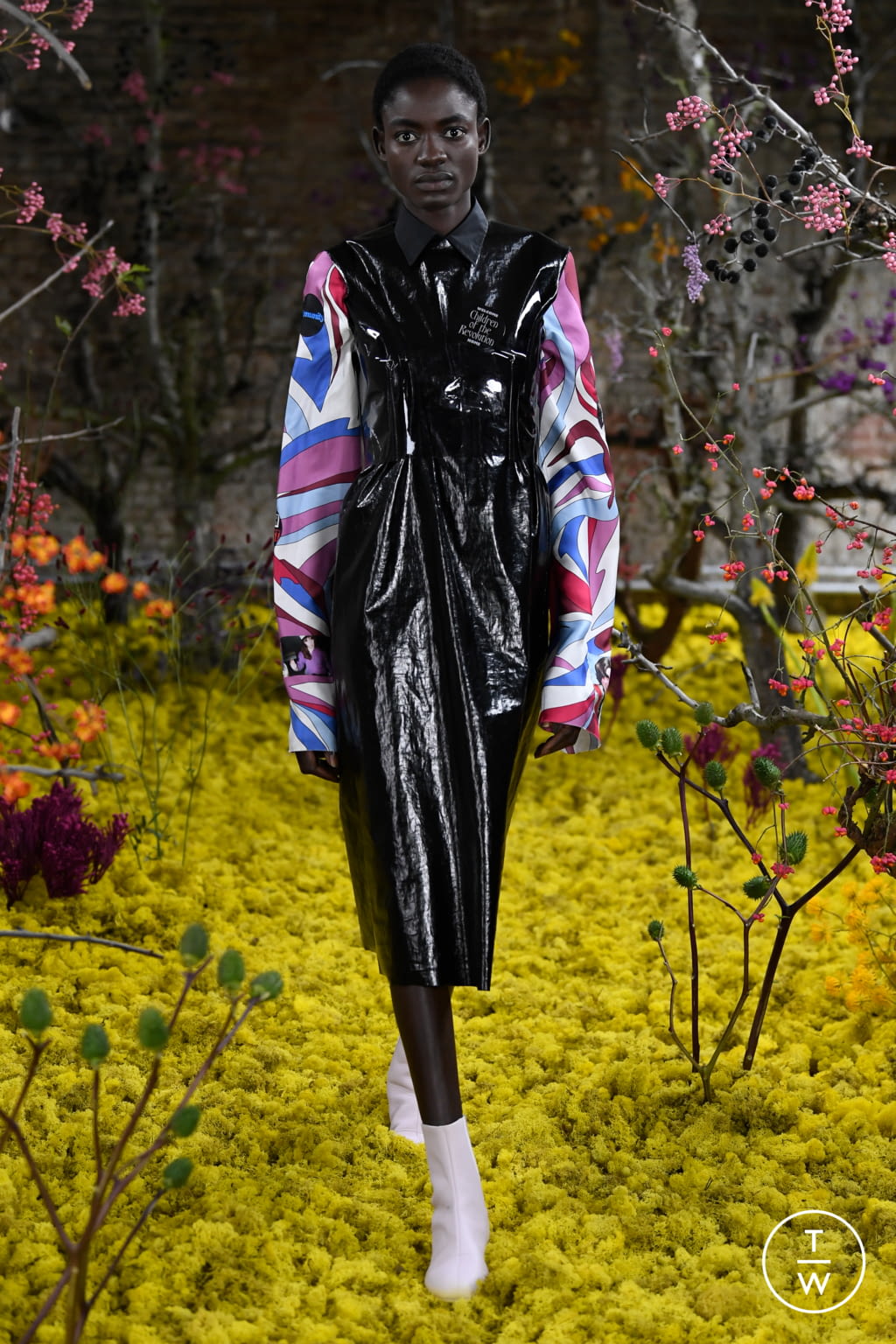 Fashion Week Paris Spring/Summer 2021 look 46 from the Raf Simons collection womenswear
