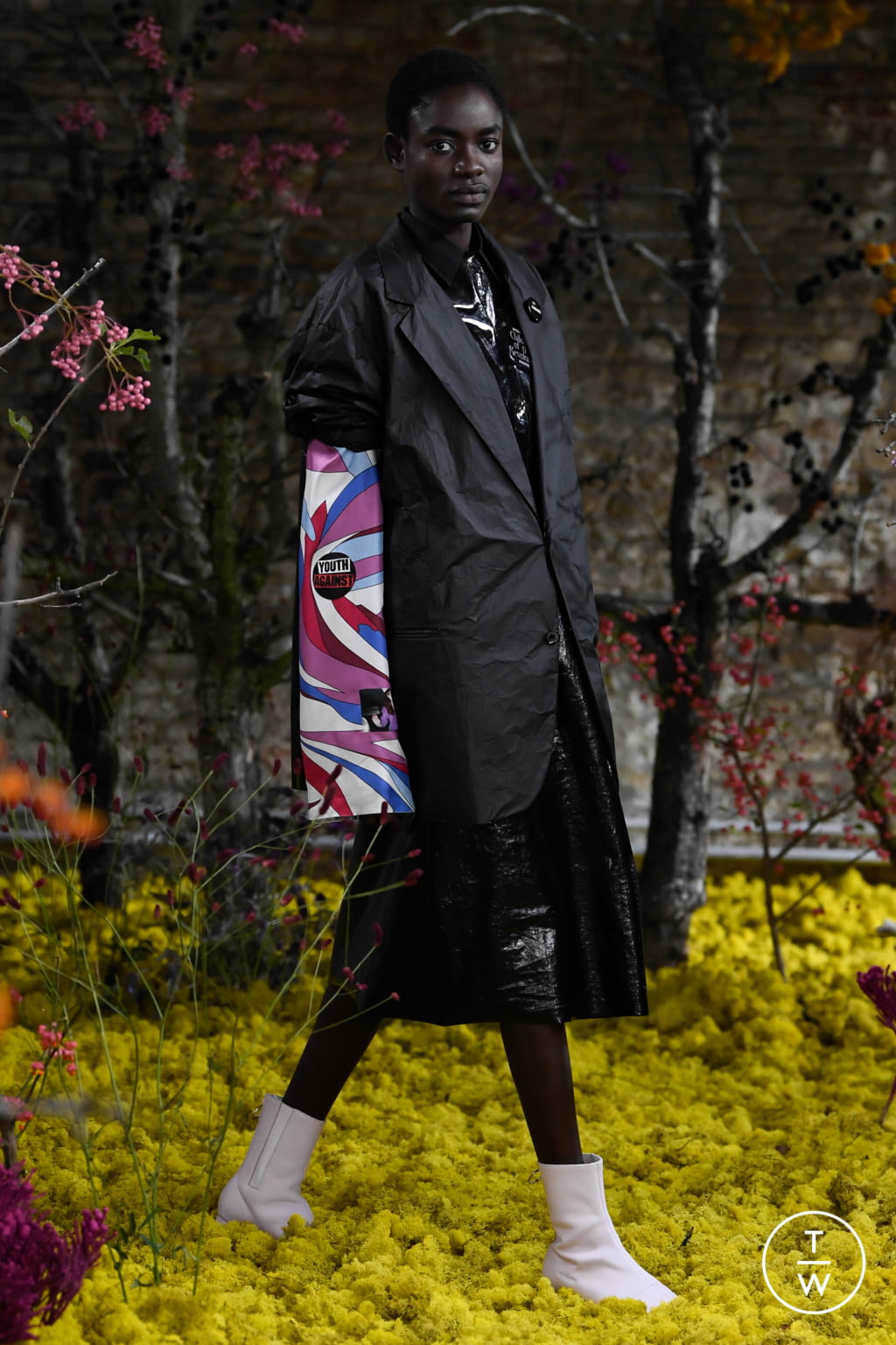 Fashion Week Paris Spring/Summer 2021 look 47 from the Raf Simons collection womenswear