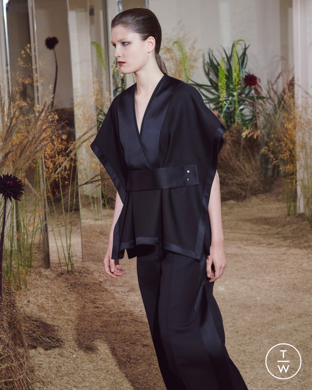 Fashion Week Paris Resort 2019 look 47 from the Hermès collection womenswear