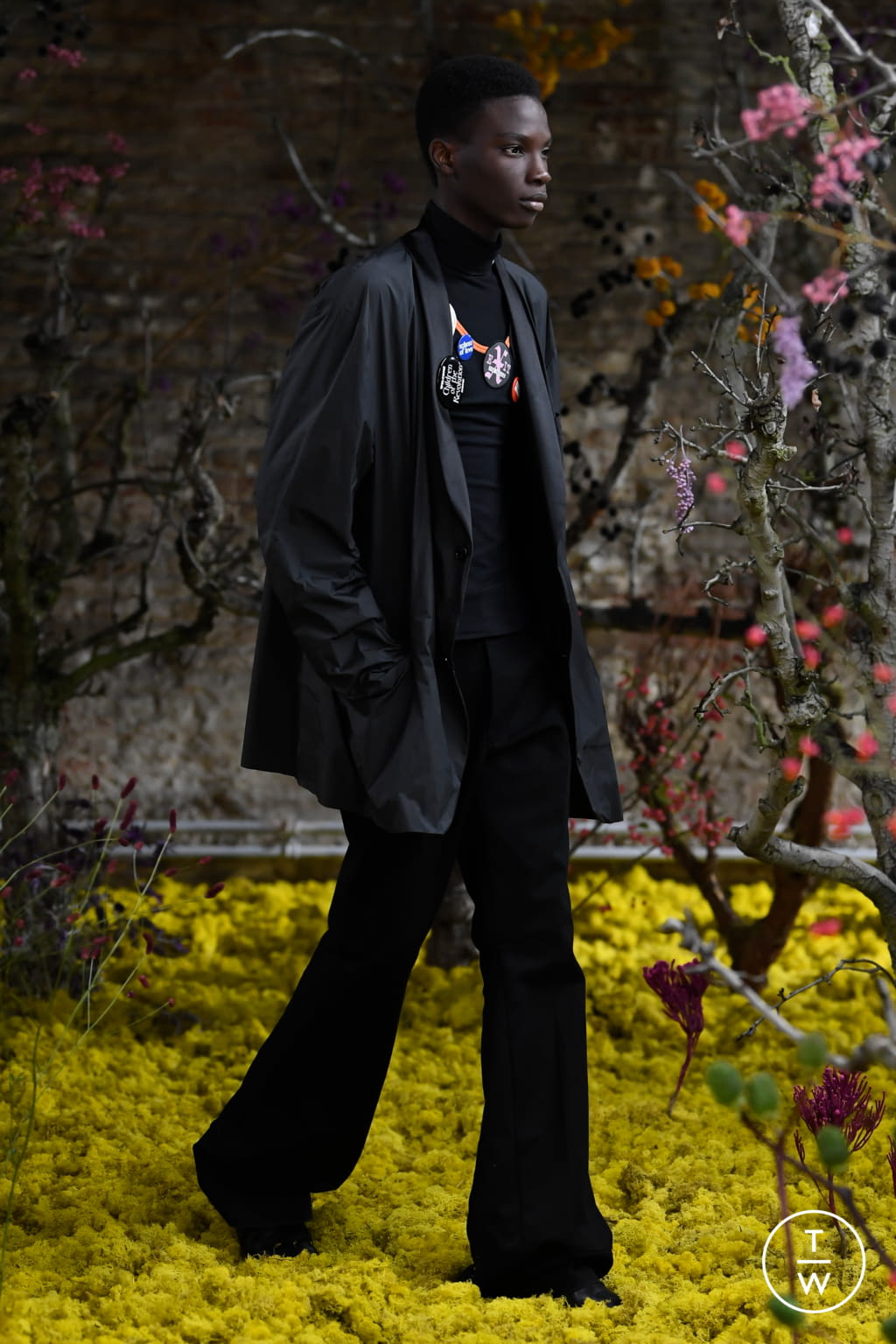 Fashion Week Paris Spring/Summer 2021 look 48 from the Raf Simons collection womenswear