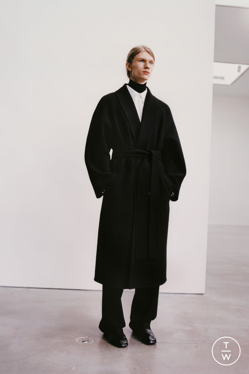 Fashion Week New York Fall/Winter 2021 look 5 from the The Row collection womenswear