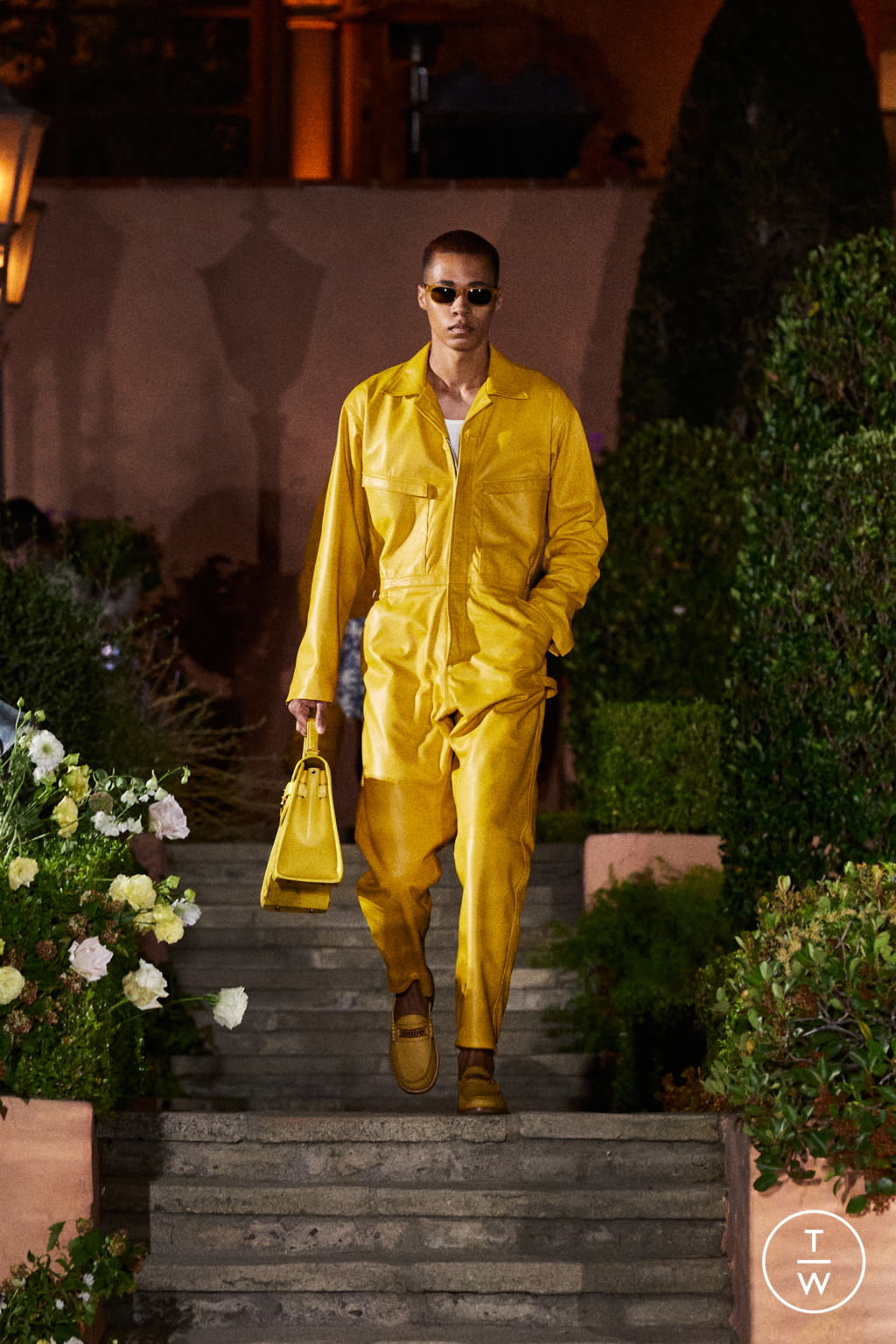 Fashion Week Paris Spring/Summer 2022 look 6 from the Rhude collection menswear