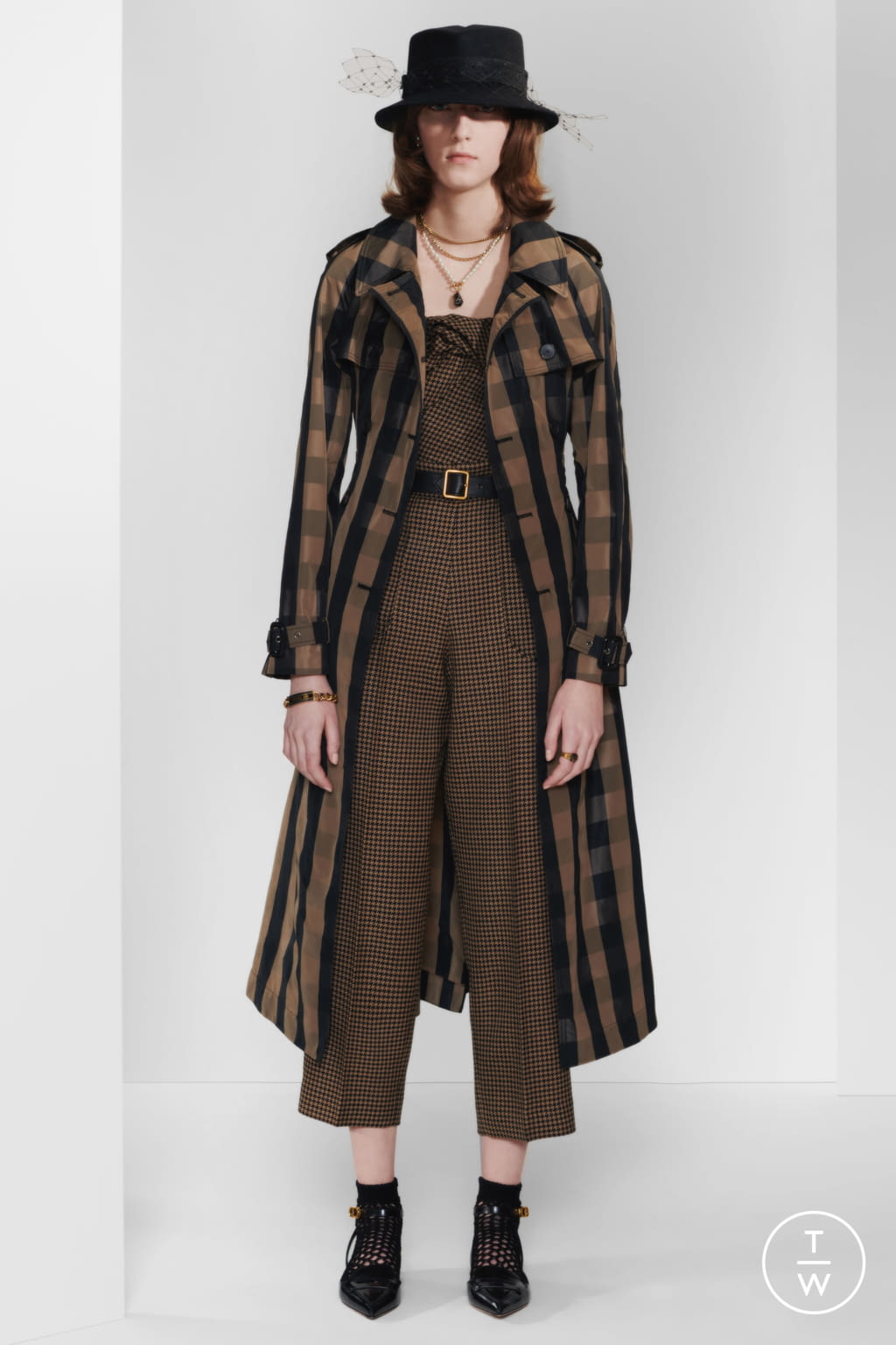 Fashion Week Paris Pre-Fall 2020 look 50 from the Christian Dior collection womenswear