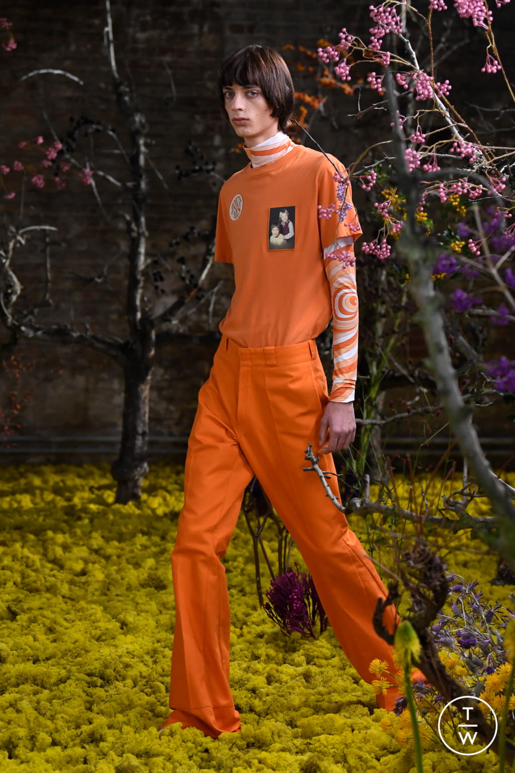 Fashion Week Paris Spring/Summer 2021 look 51 from the Raf Simons collection womenswear