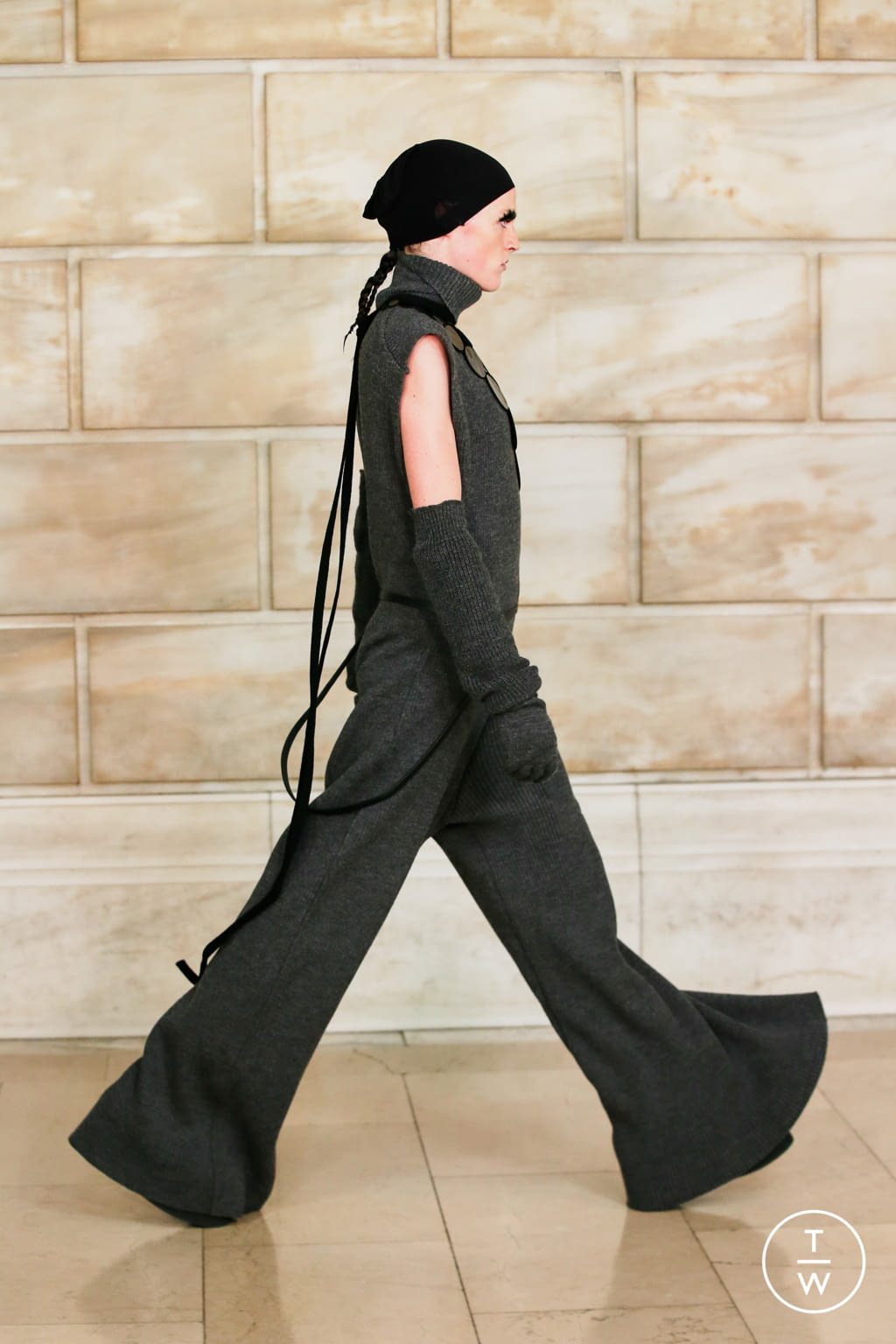 Fashion Week New York Fall/Winter 2021 look 54 from the Marc Jacobs collection womenswear