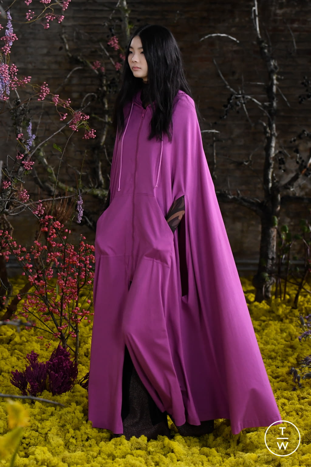 Fashion Week Paris Spring/Summer 2021 look 58 from the Raf Simons collection womenswear