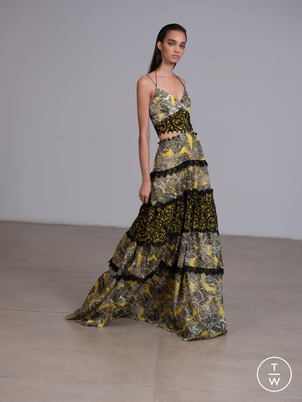 Fashion Week New York Pre-Fall 2020 look 6 from the Prabal Gurung collection 女装