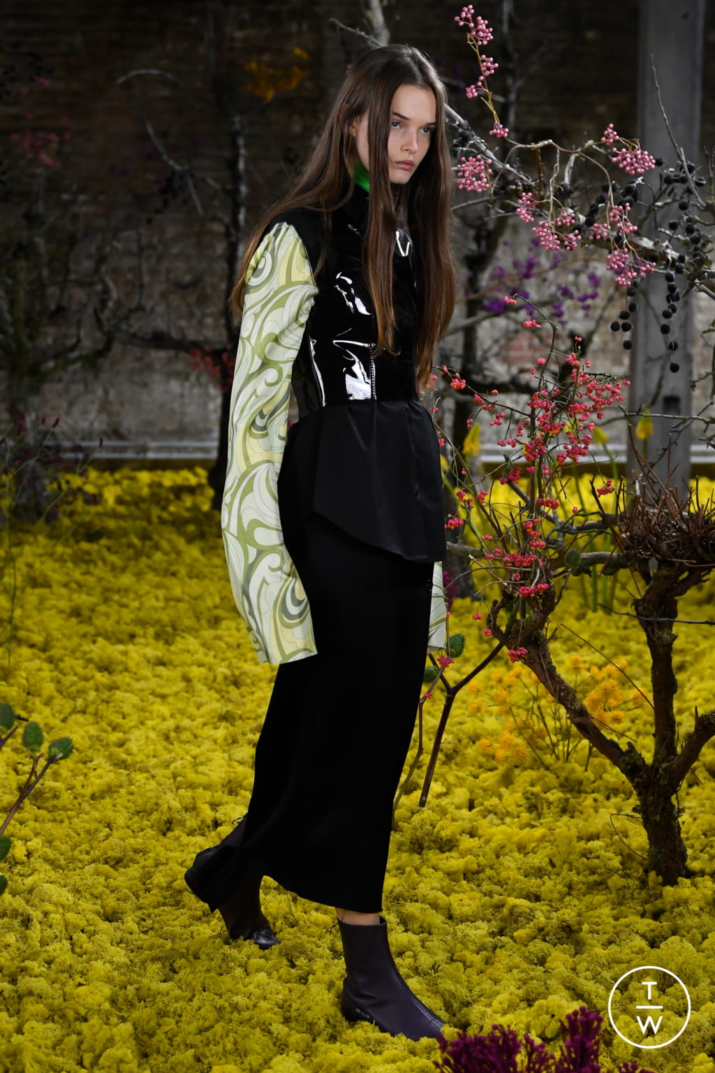 Fashion Week Paris Spring/Summer 2021 look 67 from the Raf Simons collection womenswear