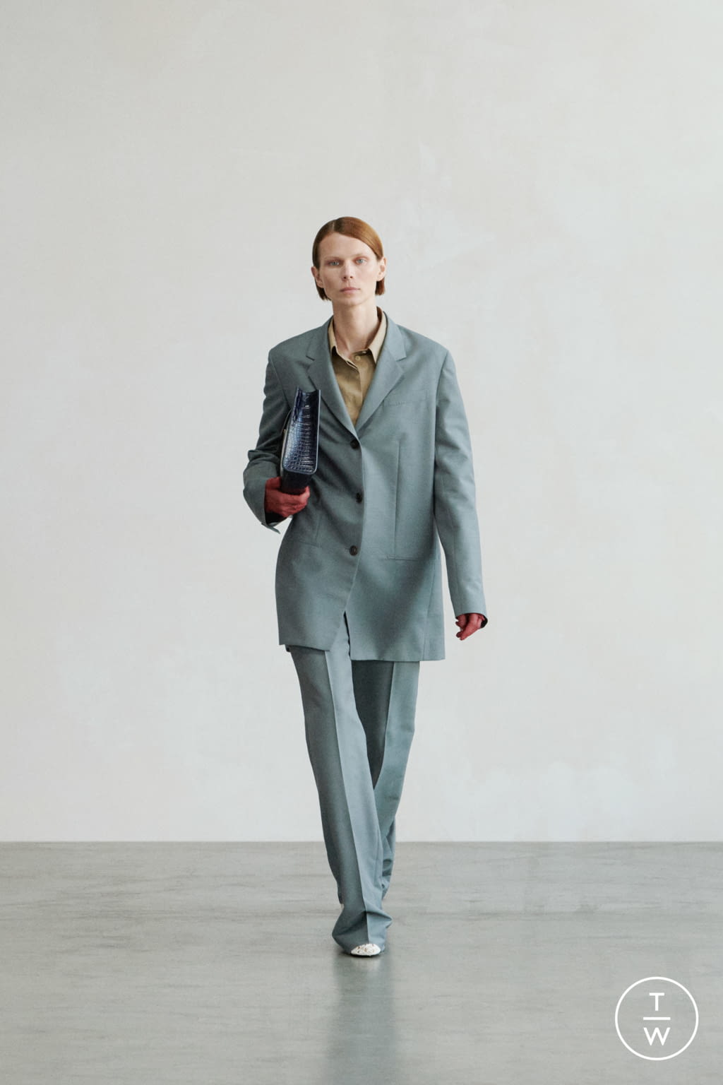 Fashion Week New York Spring/Summer 2022 look 7 from the The Row collection womenswear