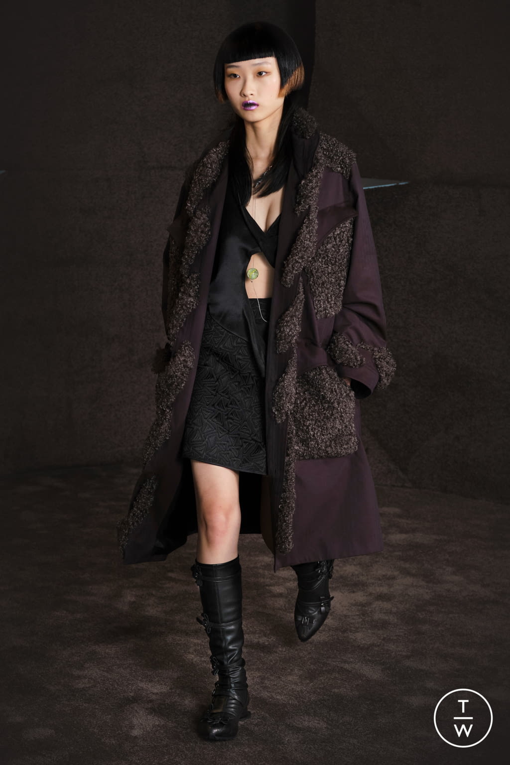 Fashion Week London Fall/Winter 2022 look 7 from the Kiko Kostadinov collection 女装
