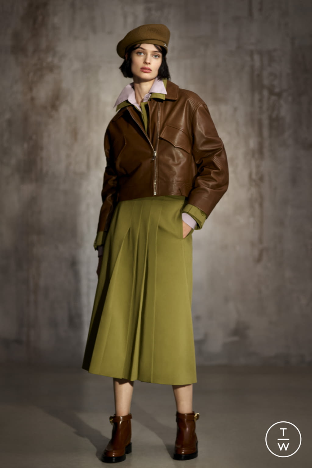 Fashion Week Milan Pre-Fall 2022 look 7 from the Alberta Ferretti collection 女装