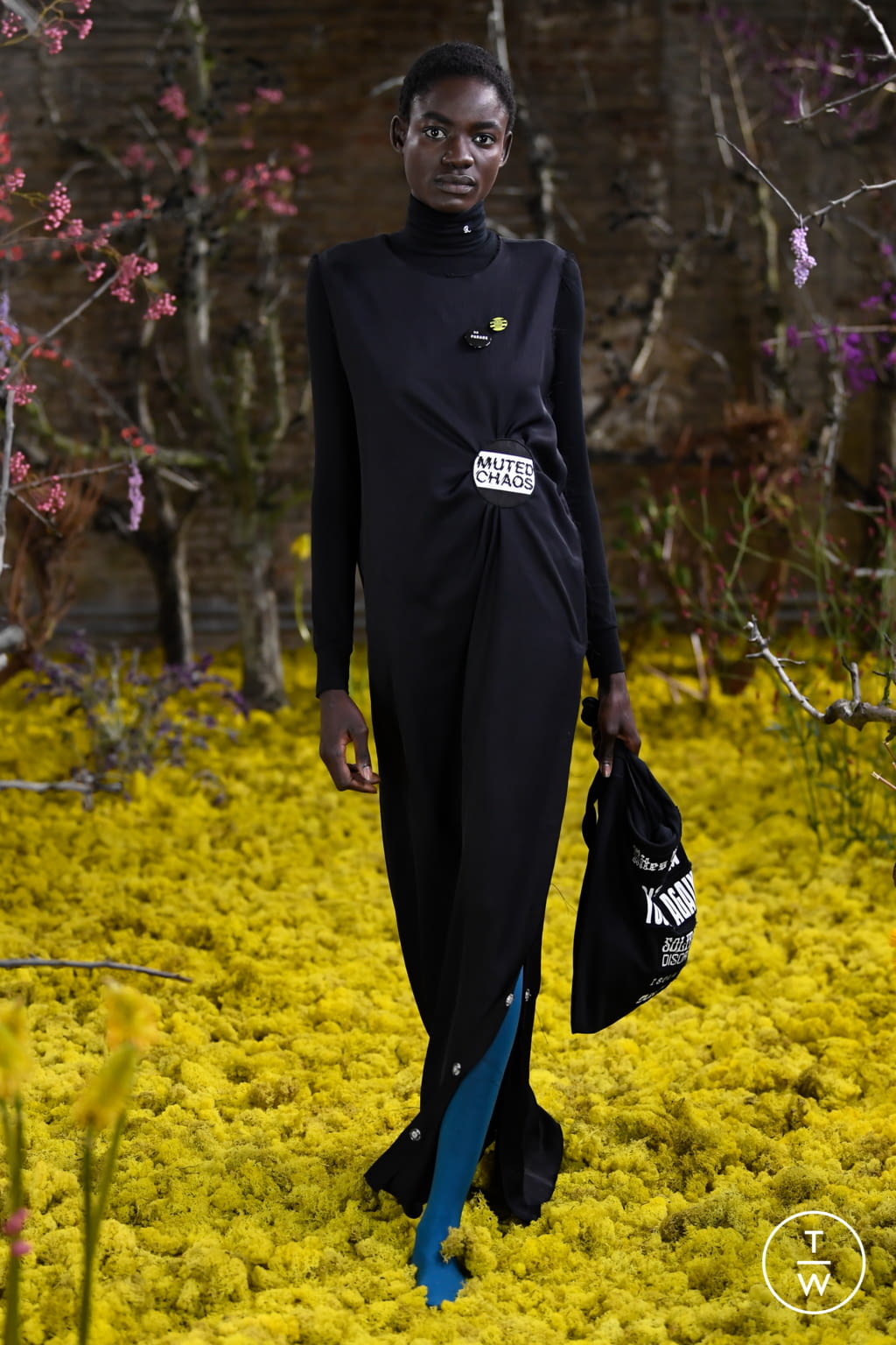 Fashion Week Paris Spring/Summer 2021 look 70 from the Raf Simons collection womenswear