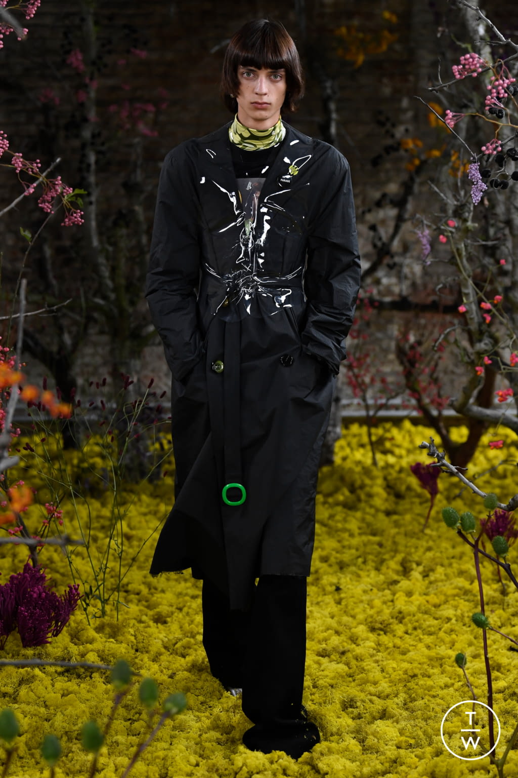 Fashion Week Paris Spring/Summer 2021 look 71 from the Raf Simons collection womenswear