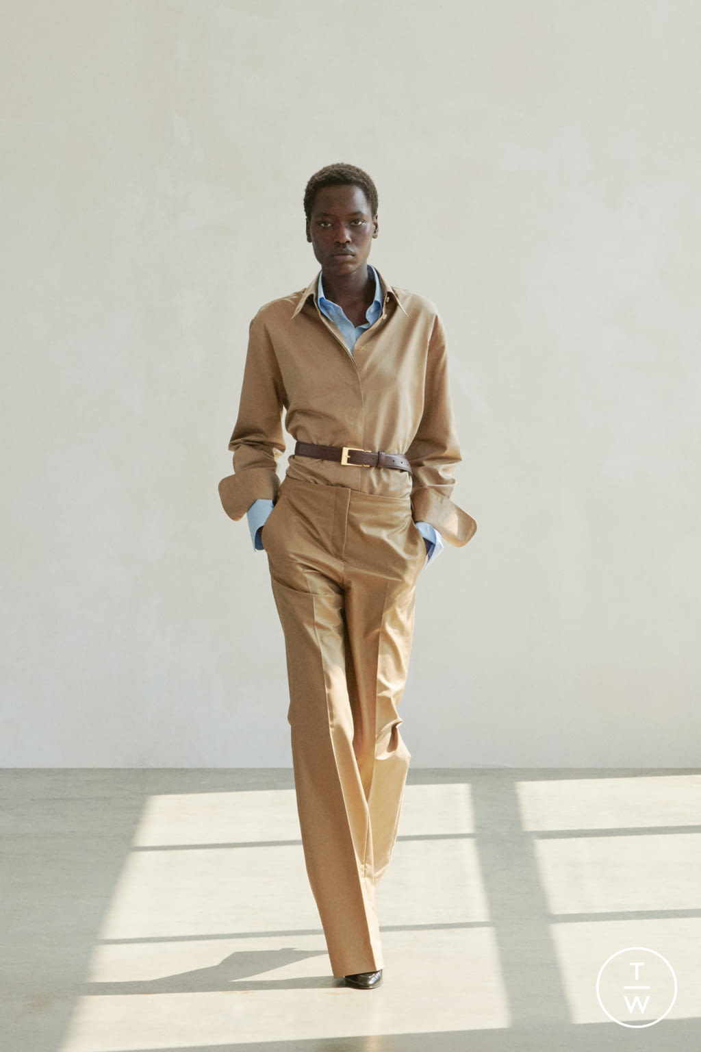 Fashion Week New York Spring/Summer 2022 look 8 from the The Row collection womenswear