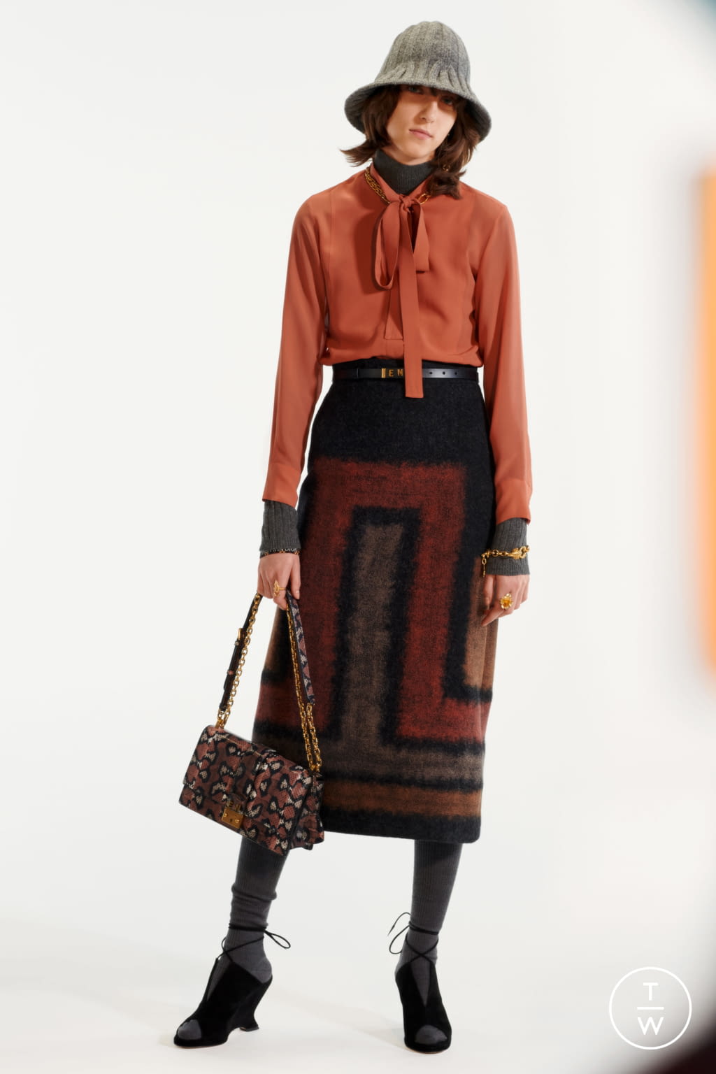 Fashion Week Paris Pre-Fall 2019 look 8 from the Christian Dior collection womenswear
