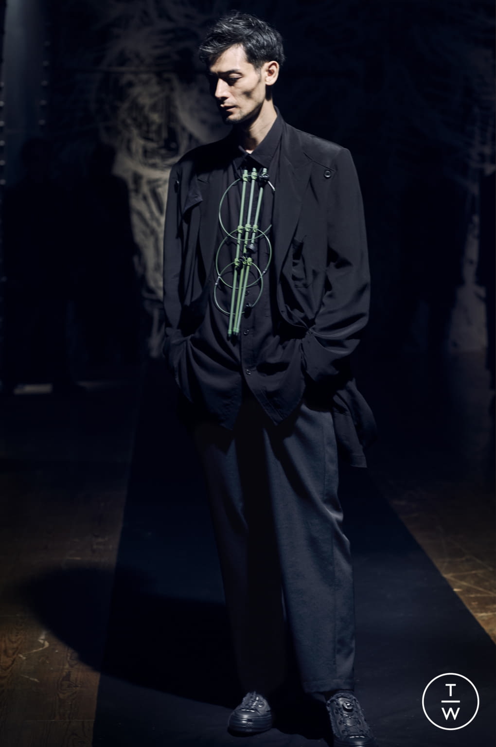 Fashion Week Paris Spring/Summer 2021 look 8 from the Yohji Yamamoto collection menswear