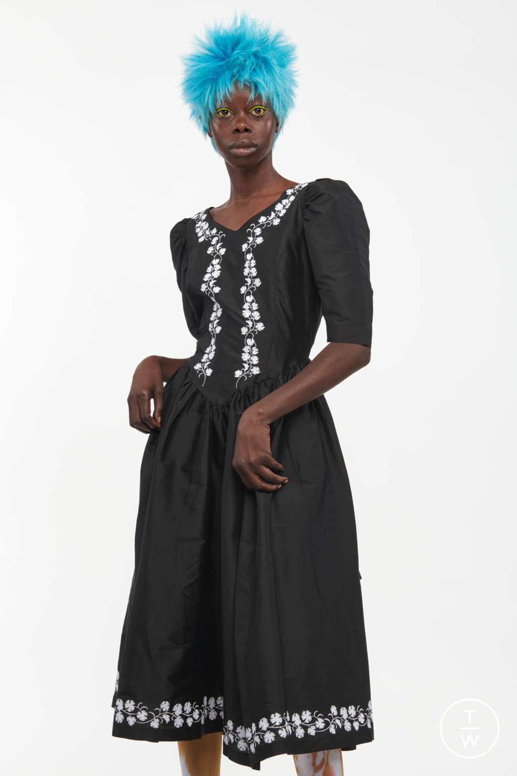 Fashion Week New York Pre-Fall 2022 look 9 from the Batsheva collection womenswear