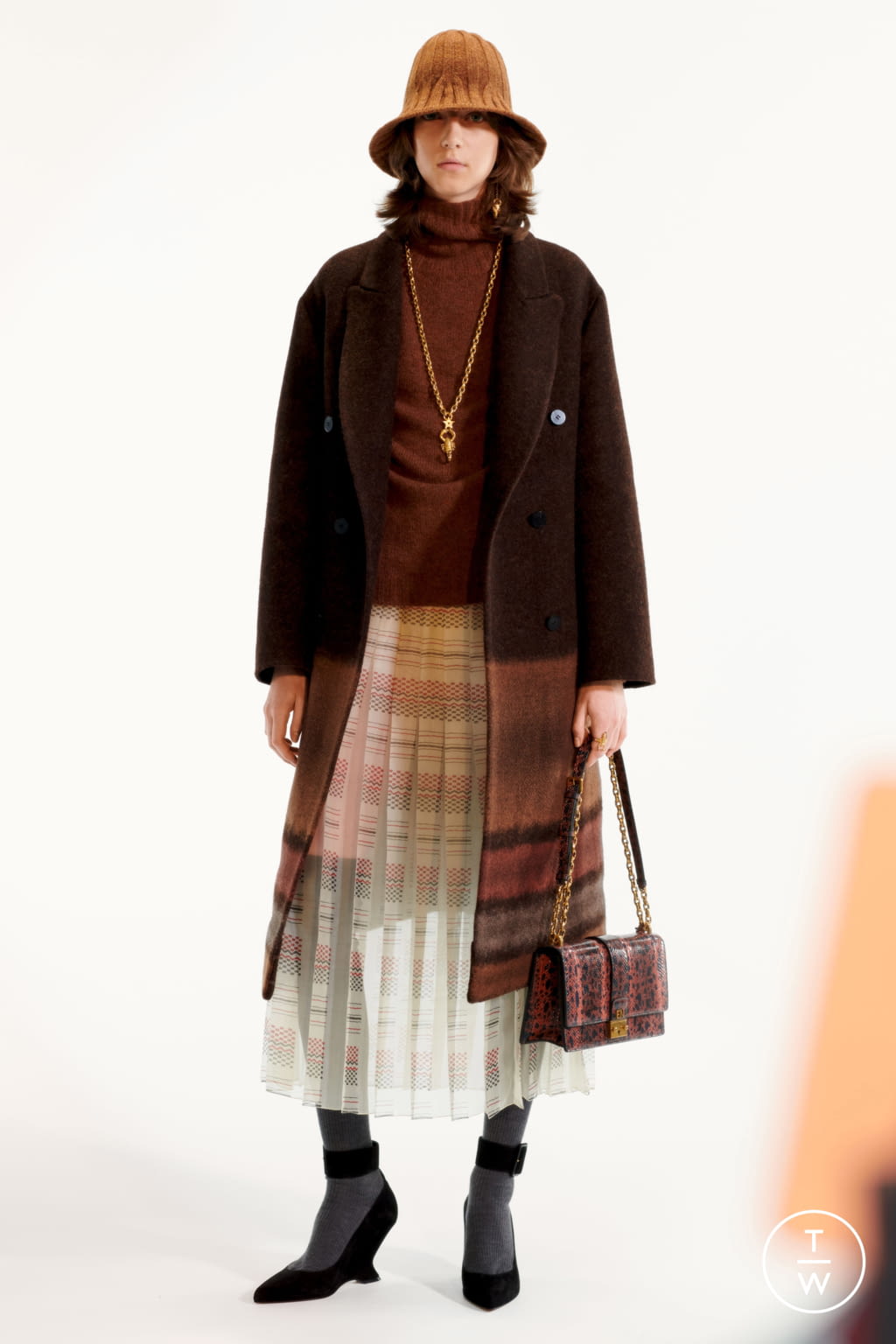 Fashion Week Paris Pre-Fall 2019 look 9 from the Christian Dior collection womenswear