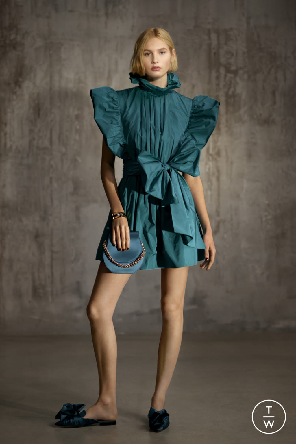 Fashion Week Milan Pre-Fall 2022 look 9 from the Alberta Ferretti collection womenswear