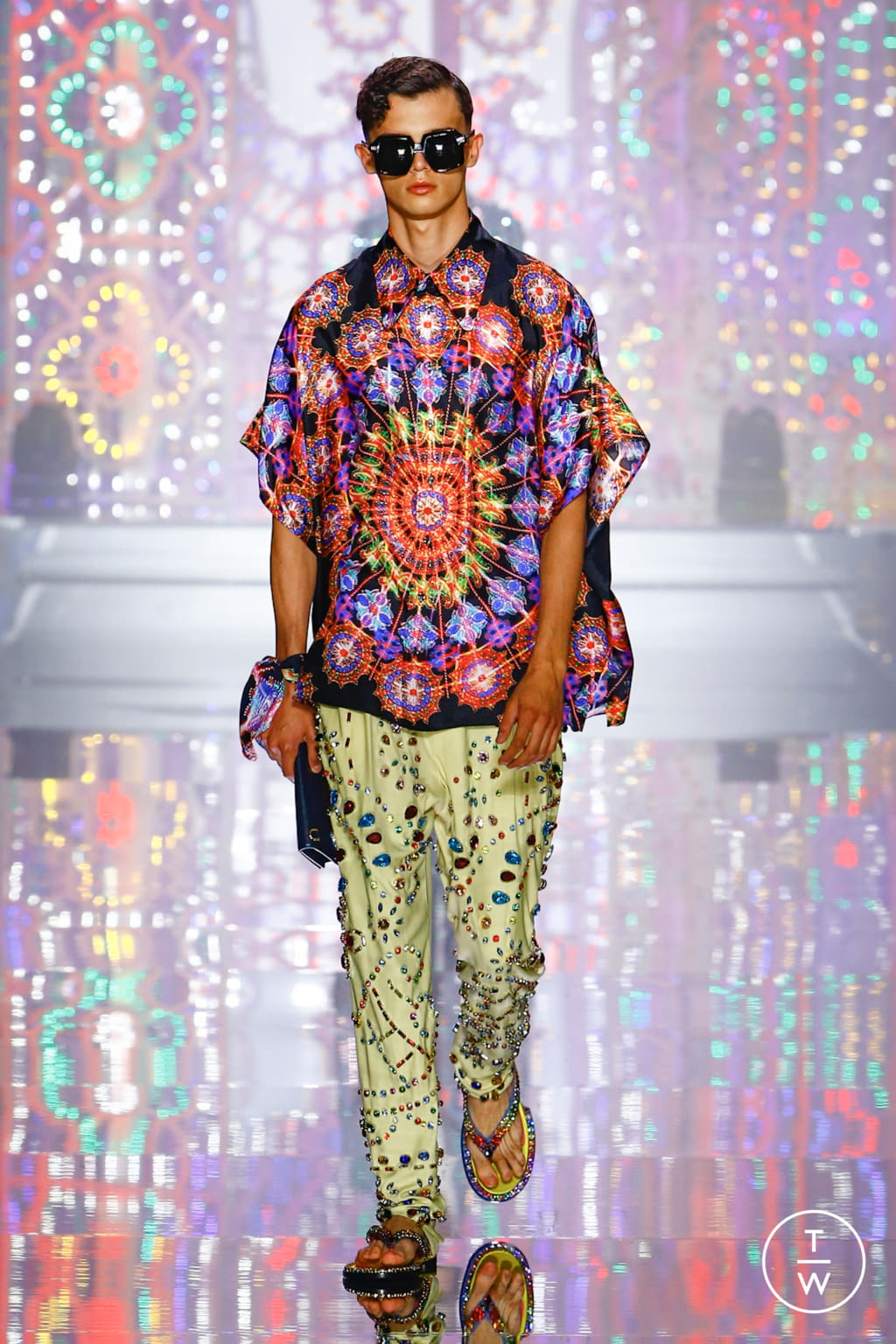 Fashion Week Milan Spring/Summer 2022 look 92 from the Dolce & Gabbana collection menswear