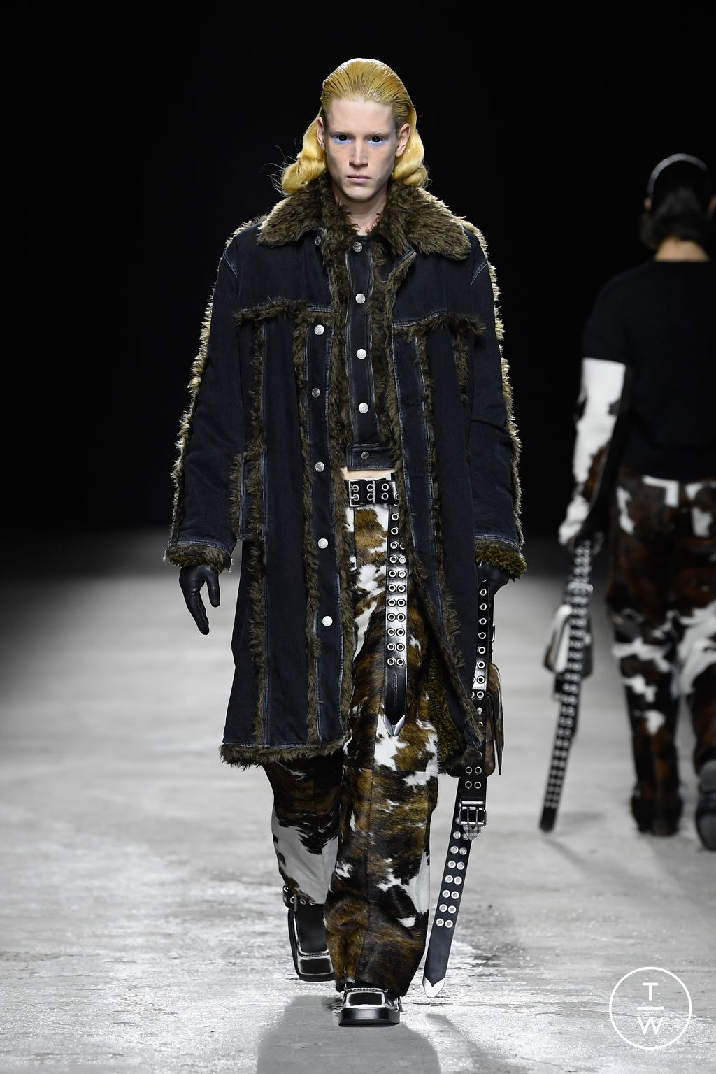 Fashion Week Florence - Pitti Fall/Winter 2024 look 19 de la collection Achilles Ion Gabriel menswear