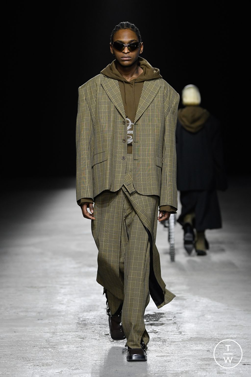 Fashion Week Florence - Pitti Fall/Winter 2024 look 26 de la collection Achilles Ion Gabriel menswear