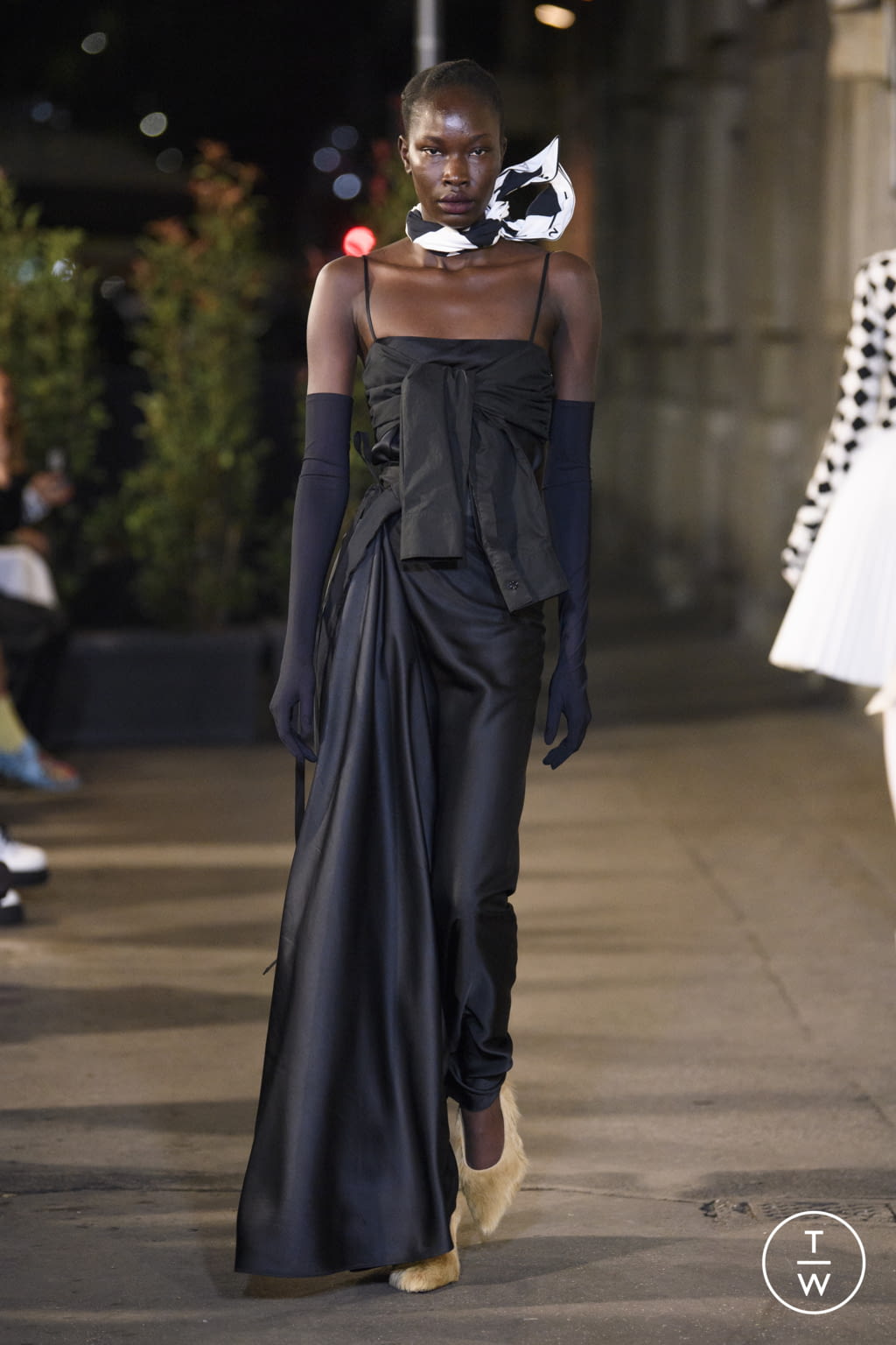 Fashion Week Milan Spring/Summer 2022 look 3 de la collection MM6 womenswear