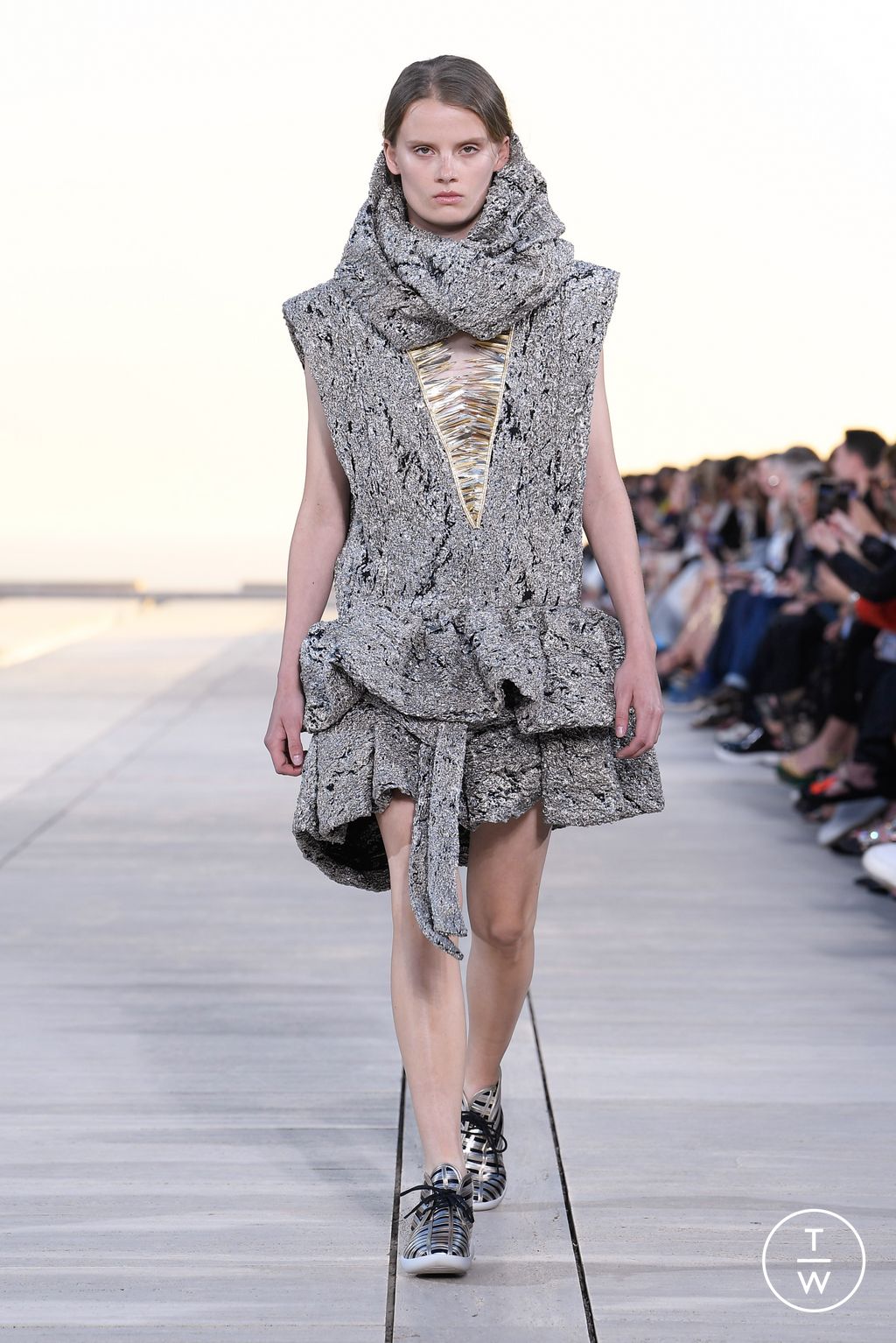 Fashion Week Paris Resort 2023 look 5 de la collection Louis Vuitton womenswear