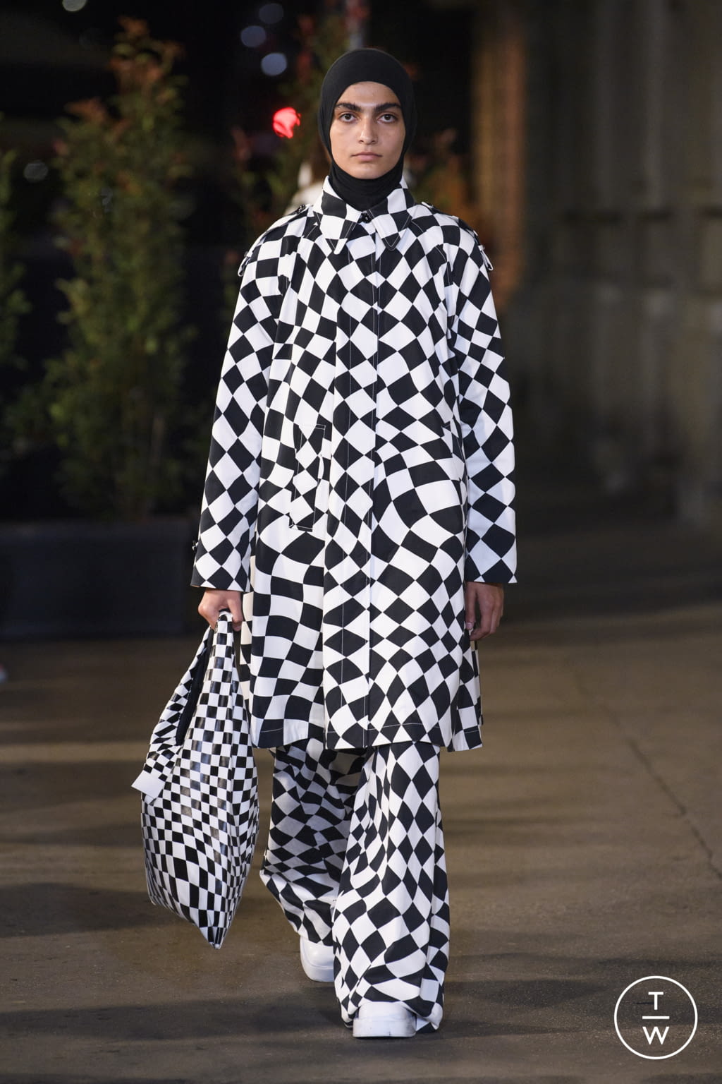 Fashion Week Milan Spring/Summer 2022 look 5 from the MM6 Maison Margiela collection 女装