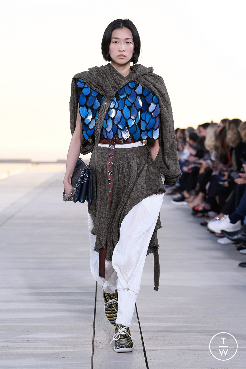 Fashion Week Paris Resort 2023 look 7 de la collection Louis Vuitton womenswear
