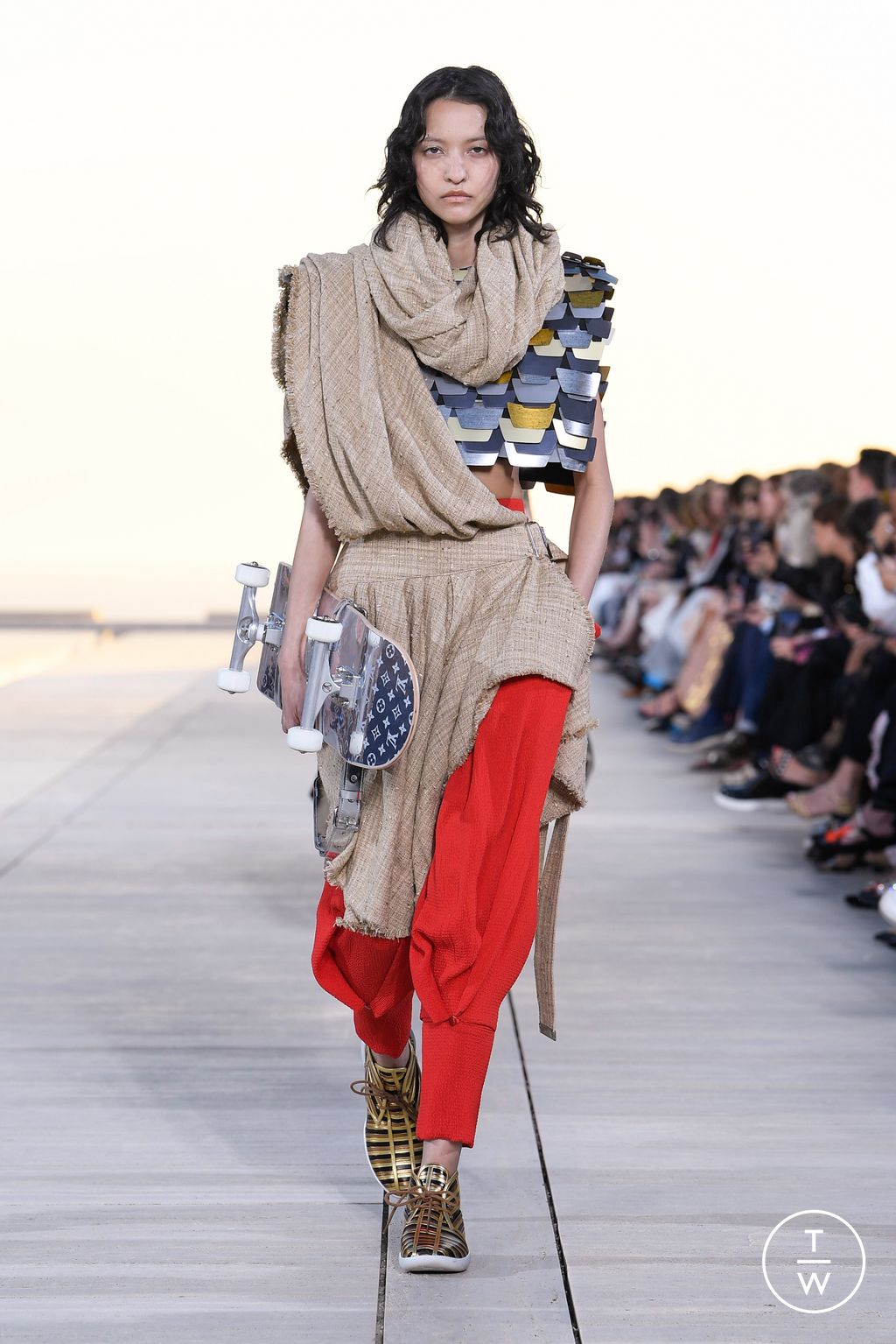 Fashion Week Paris Resort 2023 look 9 from the Louis Vuitton collection womenswear
