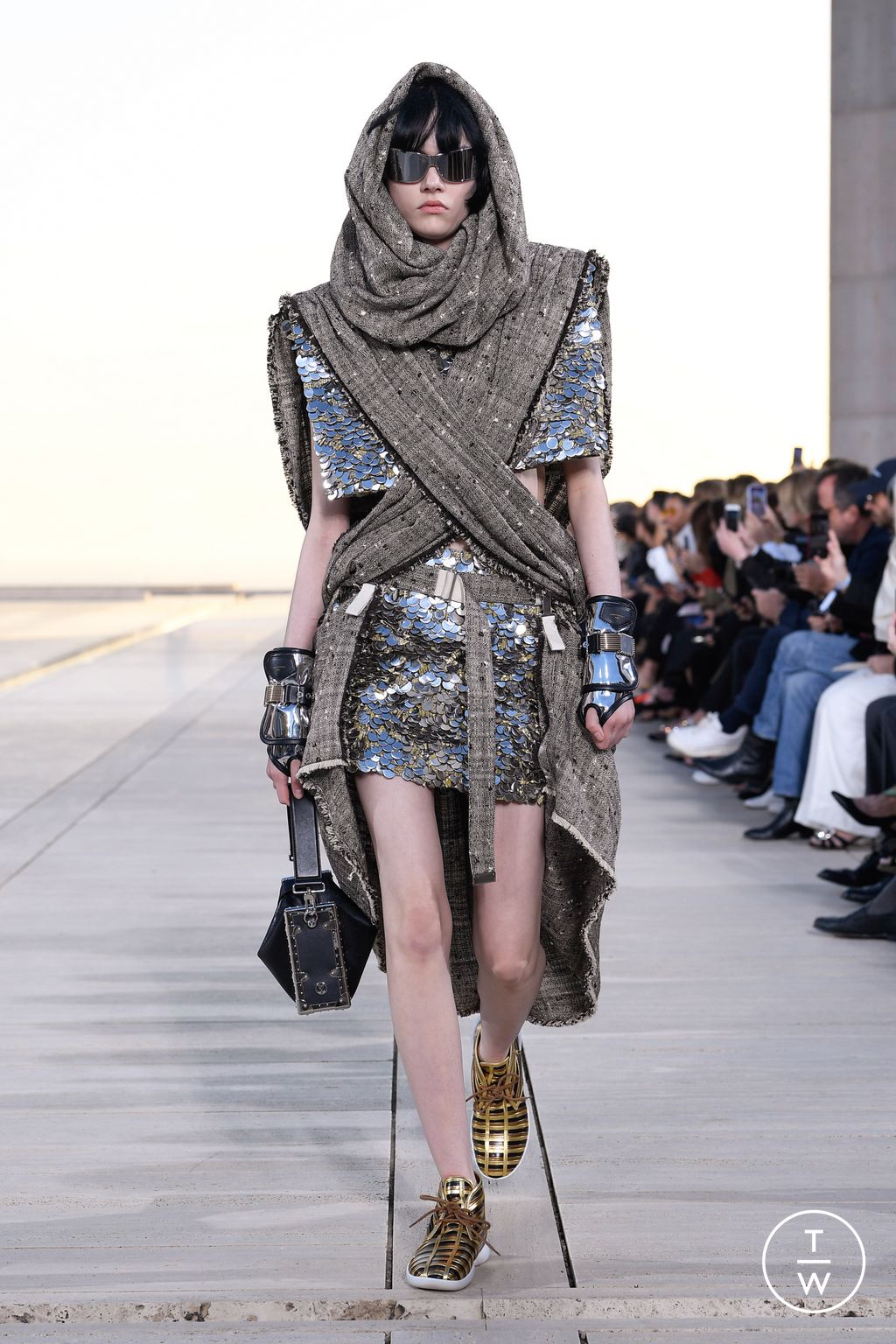 Fashion Week Paris Resort 2023 look 10 from the Louis Vuitton collection womenswear