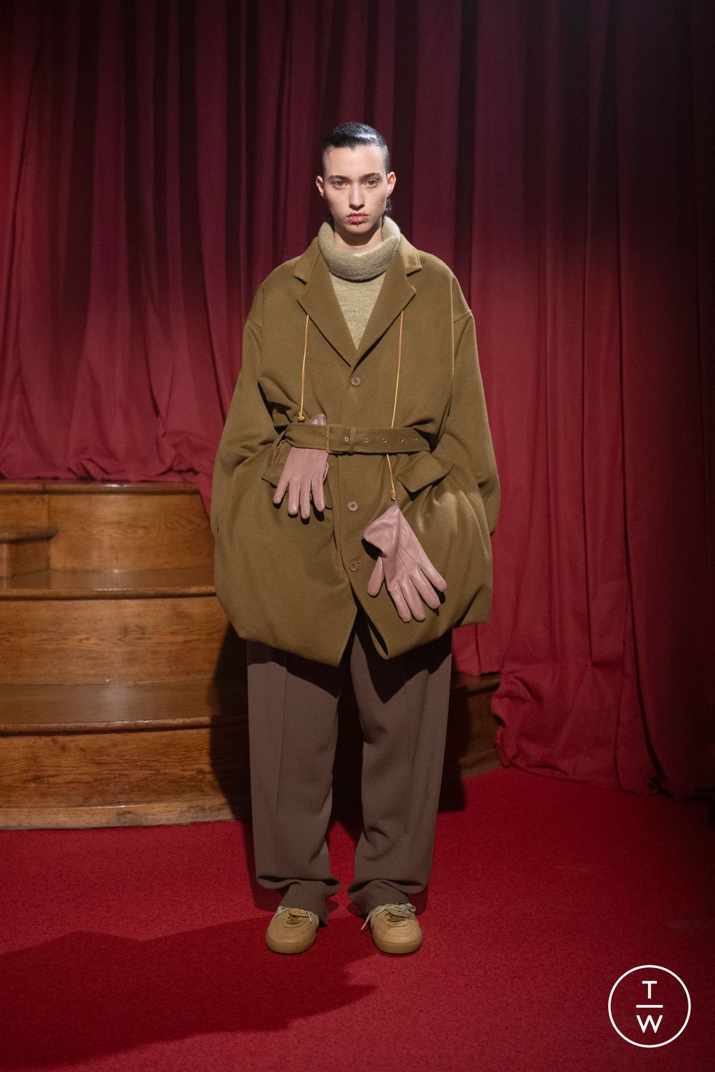 Fashion Week Paris Fall/Winter 2026 look 11 de la collection Magliano menswear