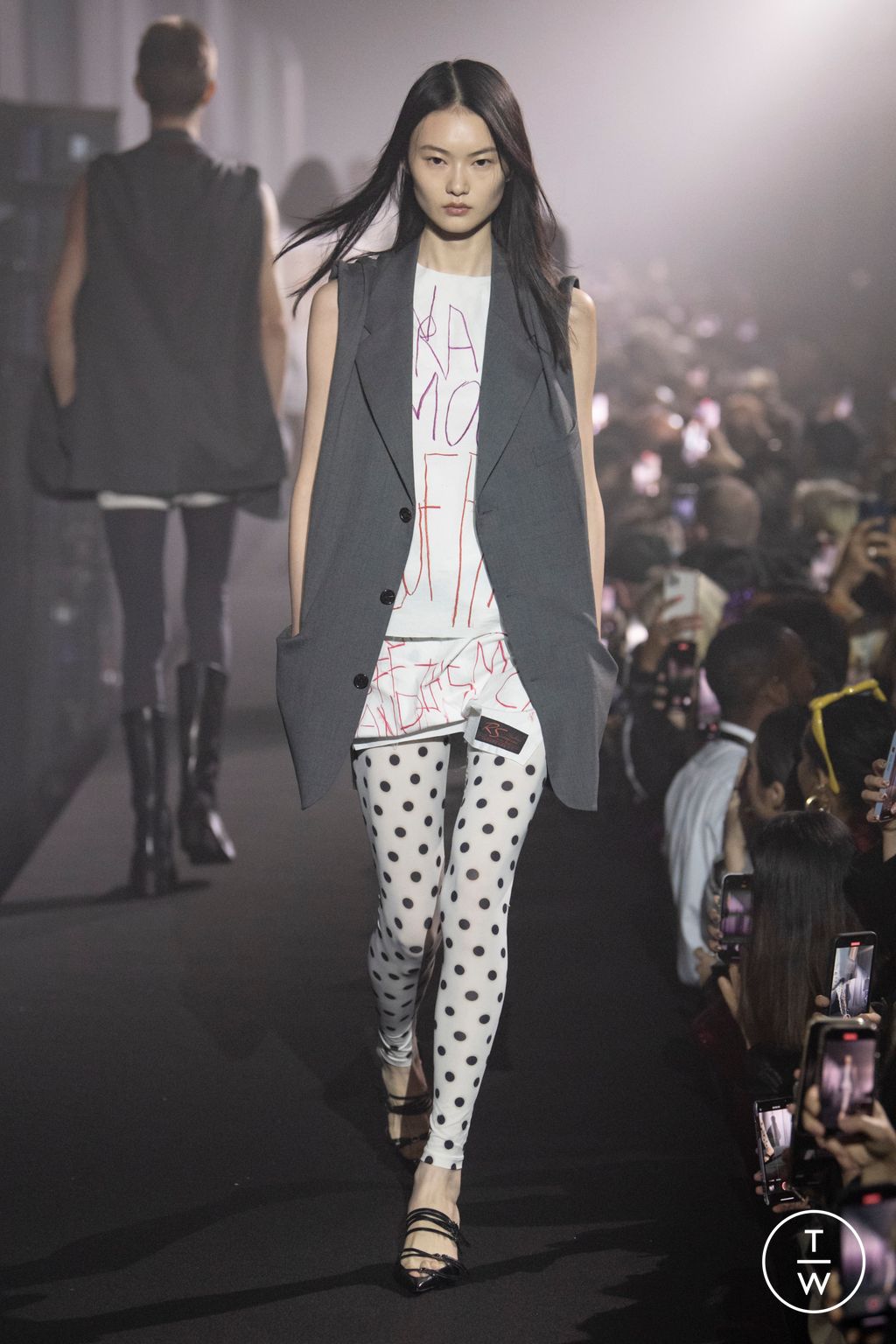 Fashion Week London Spring/Summer 2023 look 11 from the Raf Simons collection womenswear