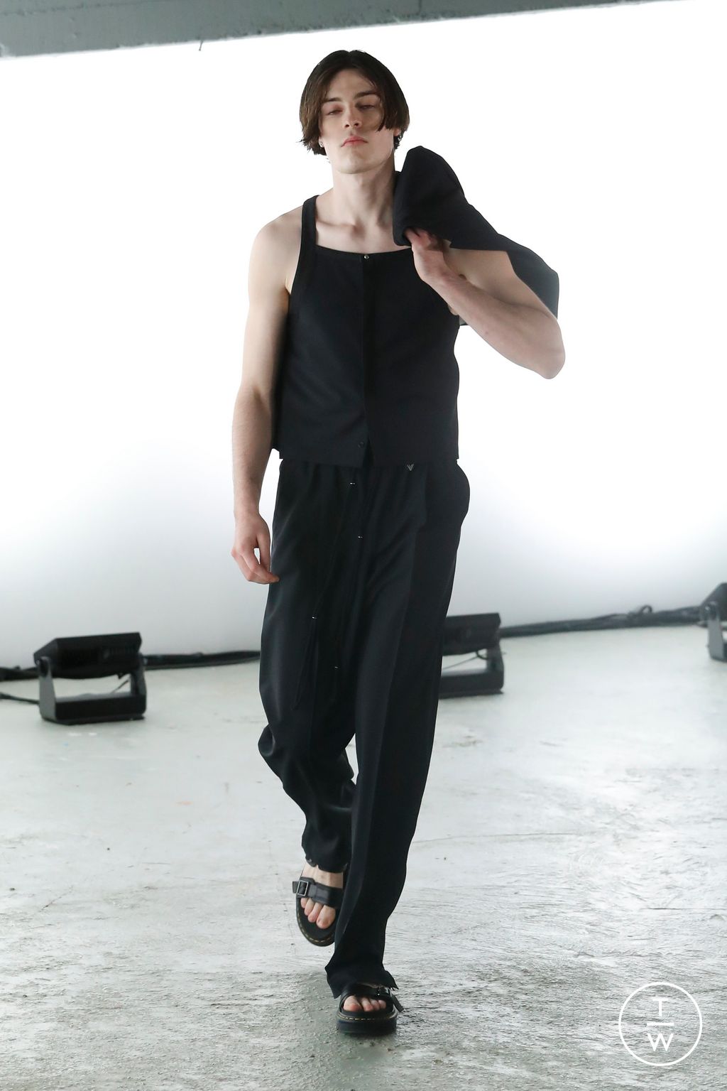 Fashion Week Paris Spring/Summer 2023 look 12 from the Valette Studio collection 男装