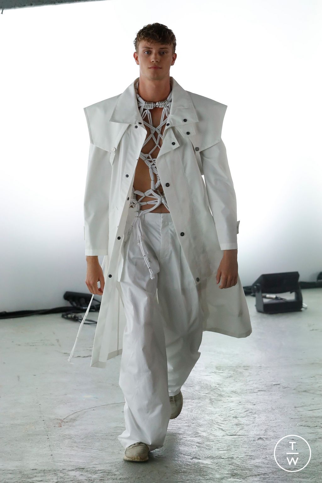 Fashion Week Paris Spring/Summer 2023 look 13 from the Valette Studio collection menswear
