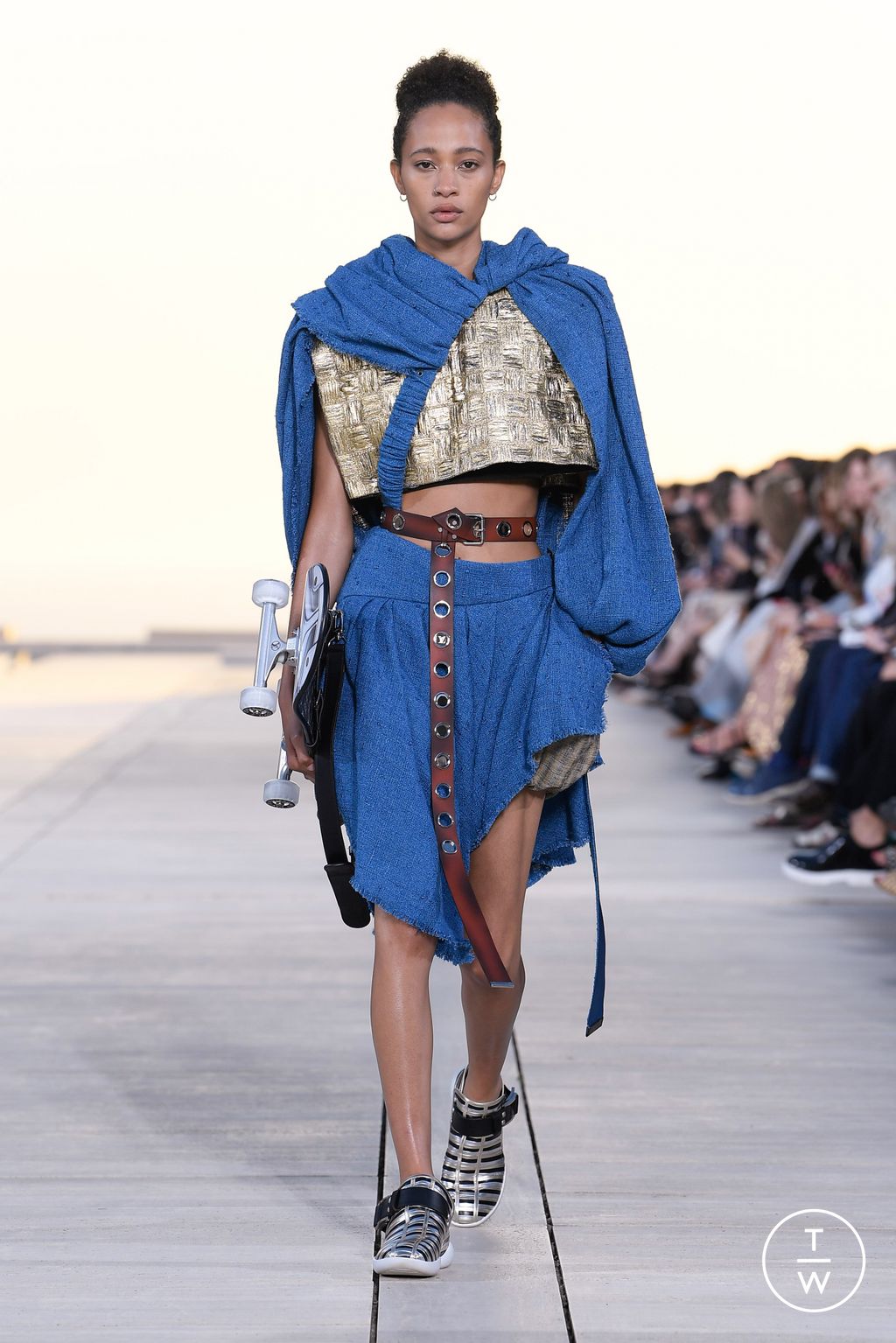Fashion Week Paris Resort 2023 look 13 from the Louis Vuitton collection 女装