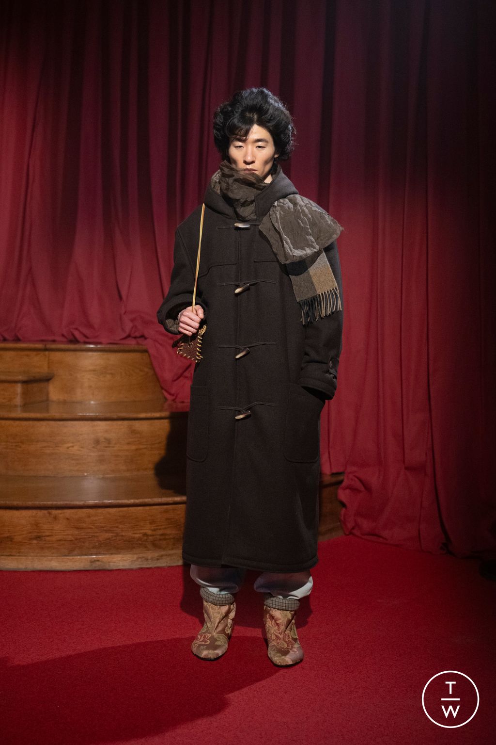 Fashion Week Paris Fall/Winter 2026 look 14 from the Magliano collection menswear