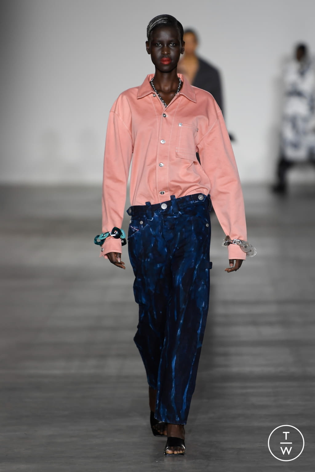 Fashion Week London Fall/Winter 2020 look 15 from the Pronounce collection 男装