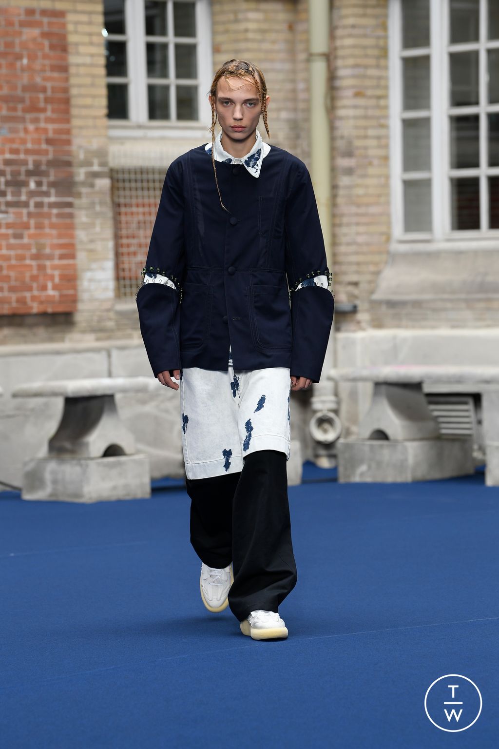 Fashion Week Paris Spring/Summer 2023 look 16 de la collection Namacheko menswear
