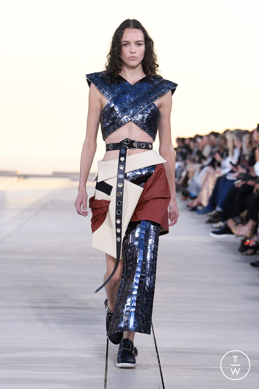 Fashion Week Paris Resort 2023 look 16 from the Louis Vuitton collection 女装