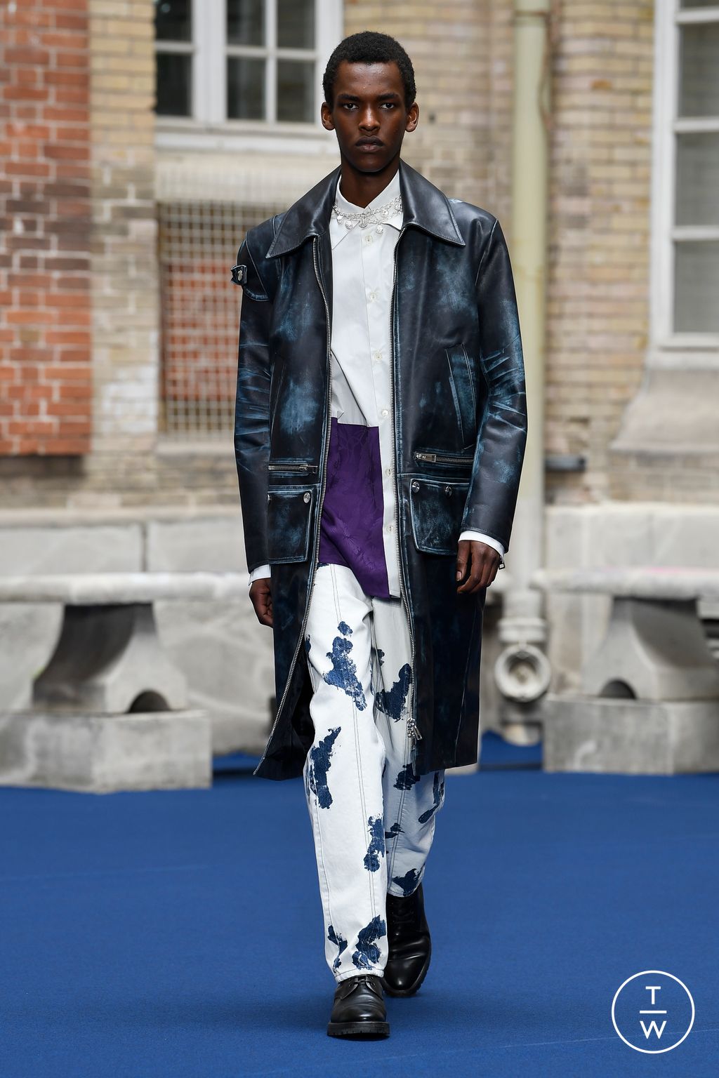 Fashion Week Paris Spring/Summer 2023 look 17 de la collection Namacheko menswear