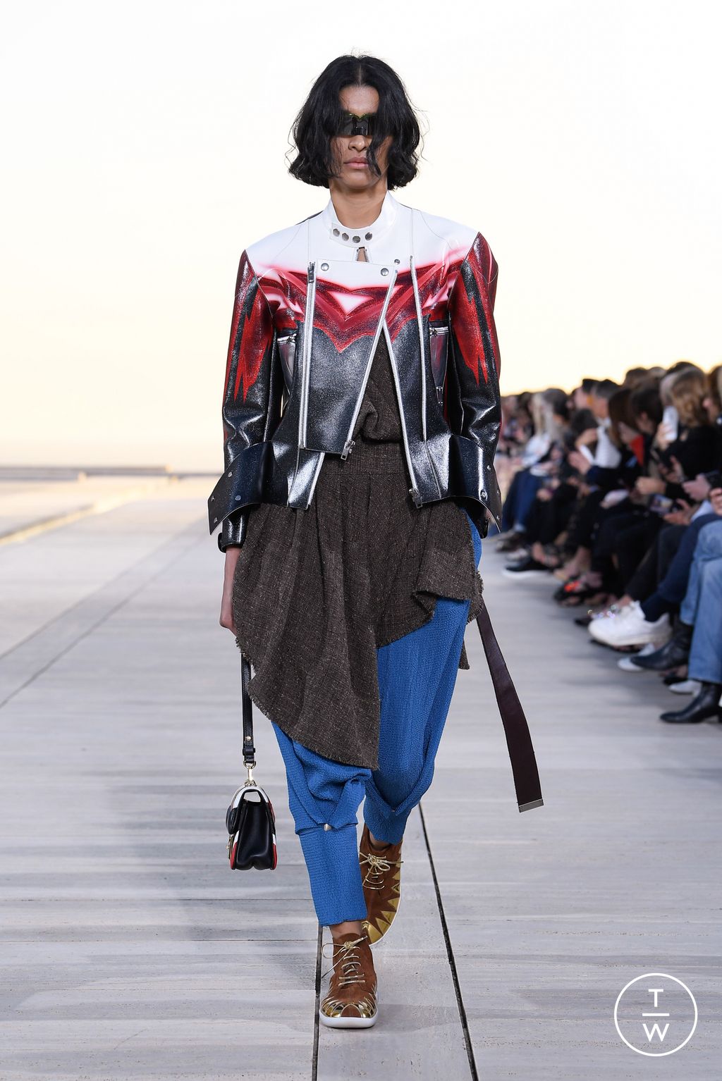 Fashion Week Paris Resort 2023 look 18 from the Louis Vuitton collection 女装