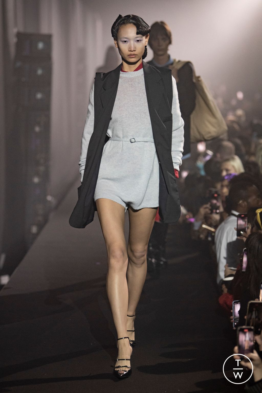 Fashion Week London Spring/Summer 2023 look 18 de la collection Raf Simons womenswear