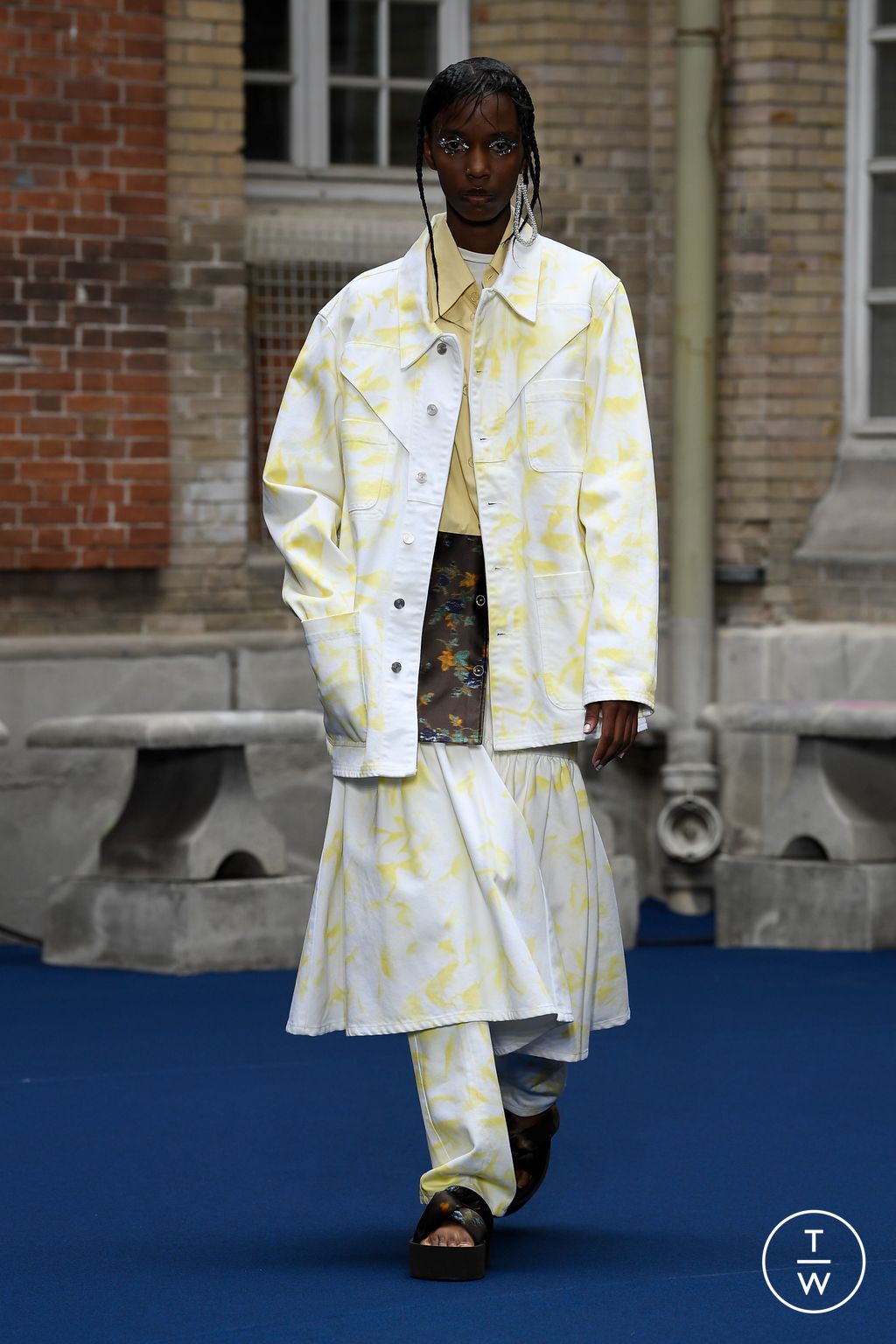 Fashion Week Paris Spring/Summer 2023 look 20 from the Namacheko collection menswear