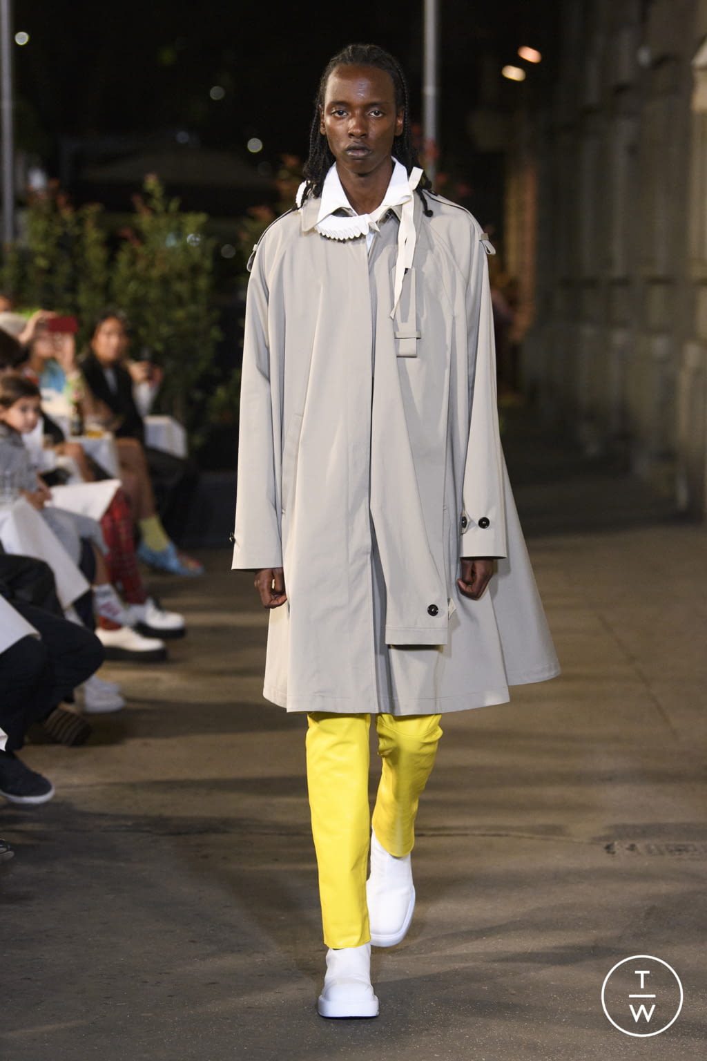 Fashion Week Milan Spring/Summer 2022 look 20 from the MM6 collection womenswear