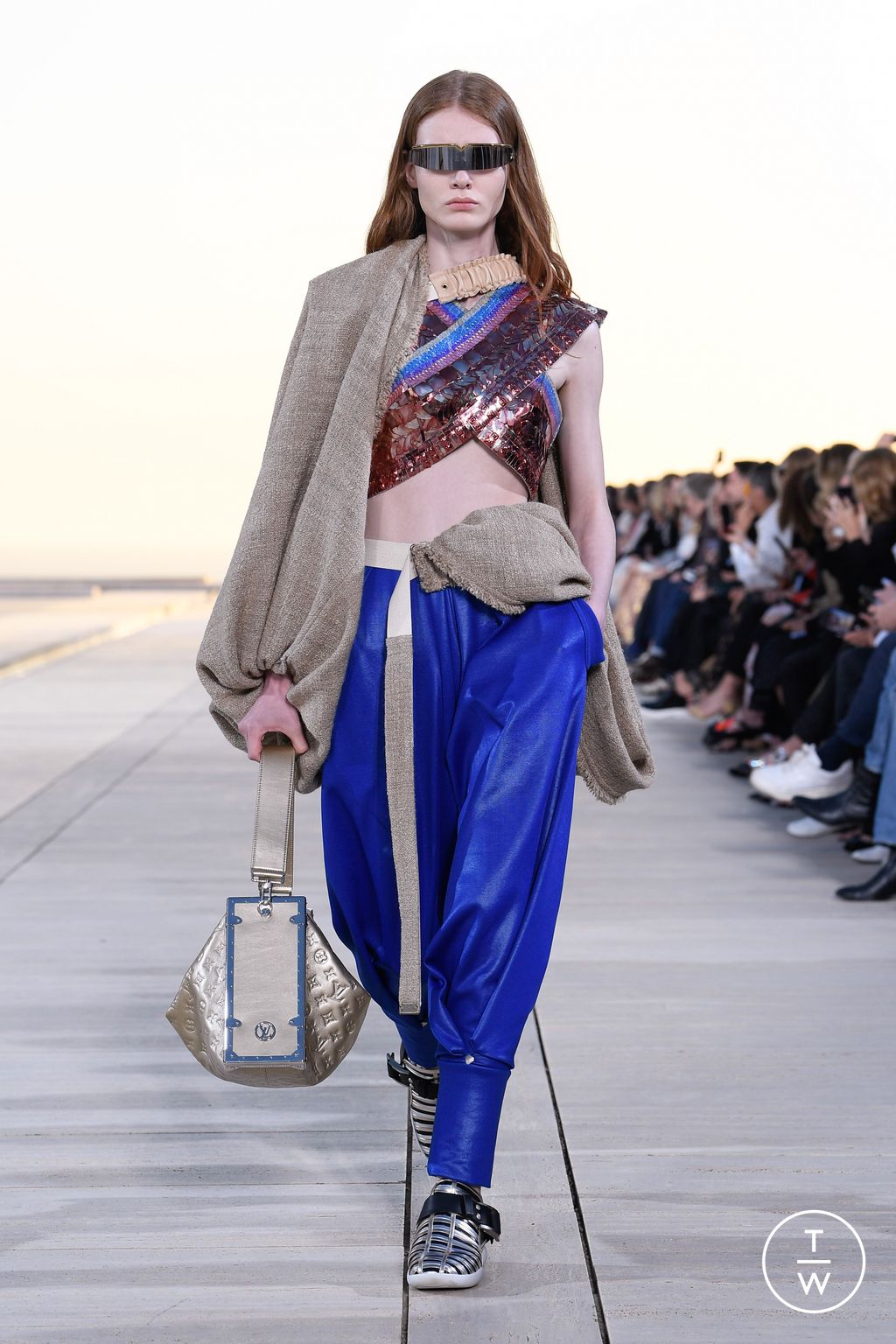 Fashion Week Paris Resort 2023 look 20 de la collection Louis Vuitton womenswear